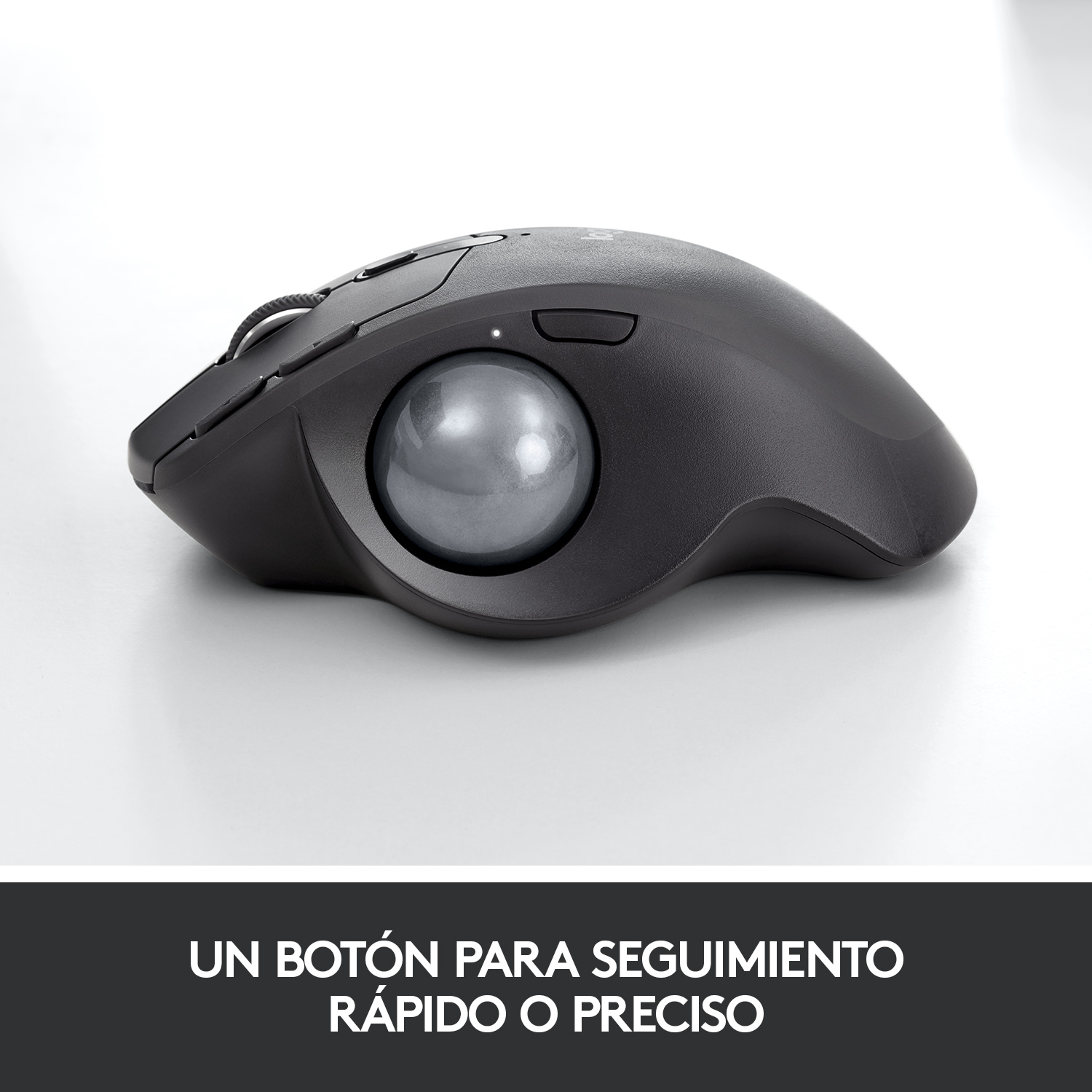 Ratón ergonómico negro con trackball. Tiene un botón y un cable.