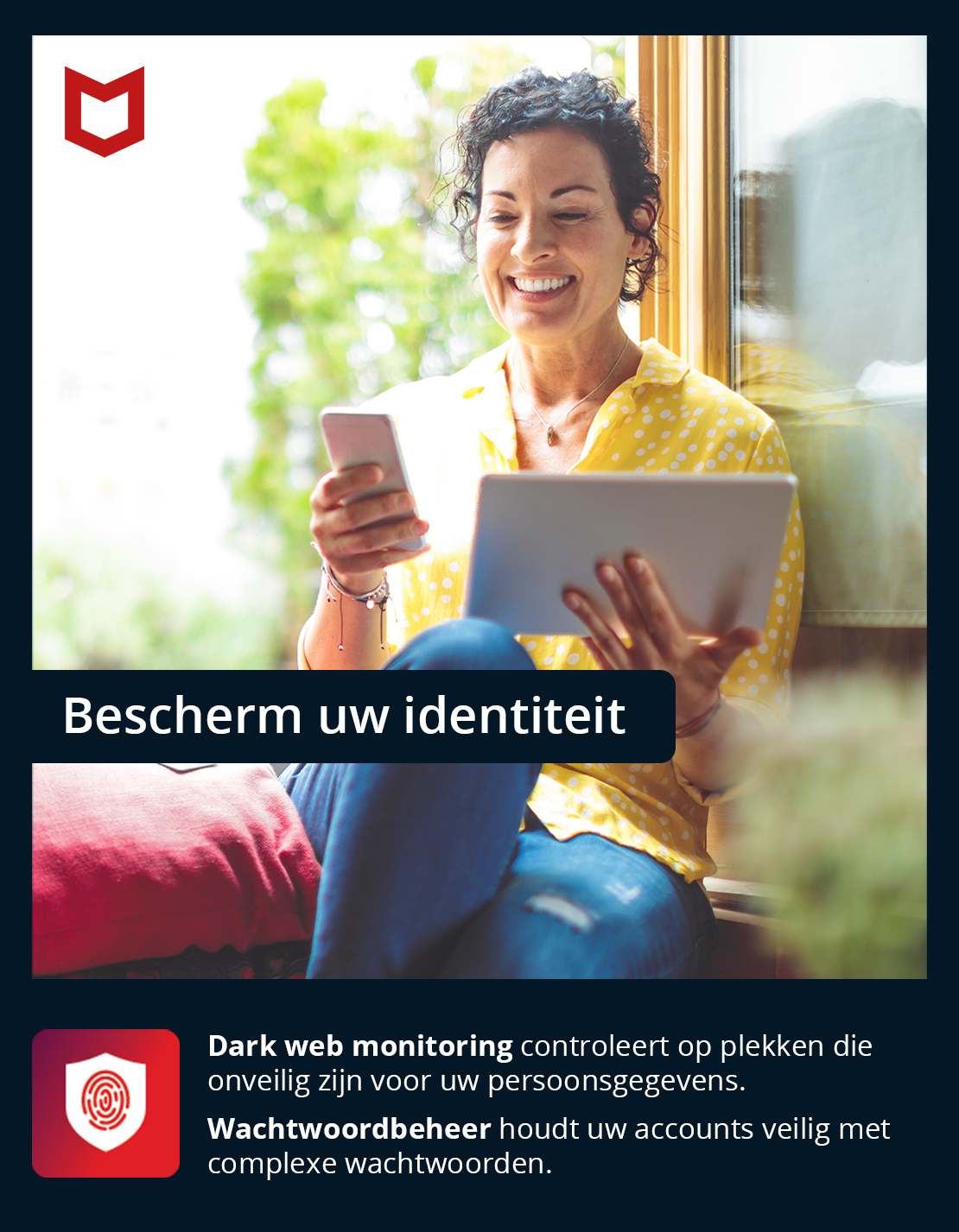 Femme utilisant une tablette et un smartphone. Texte : 'Protégez votre identité'. Le fond a le logo.