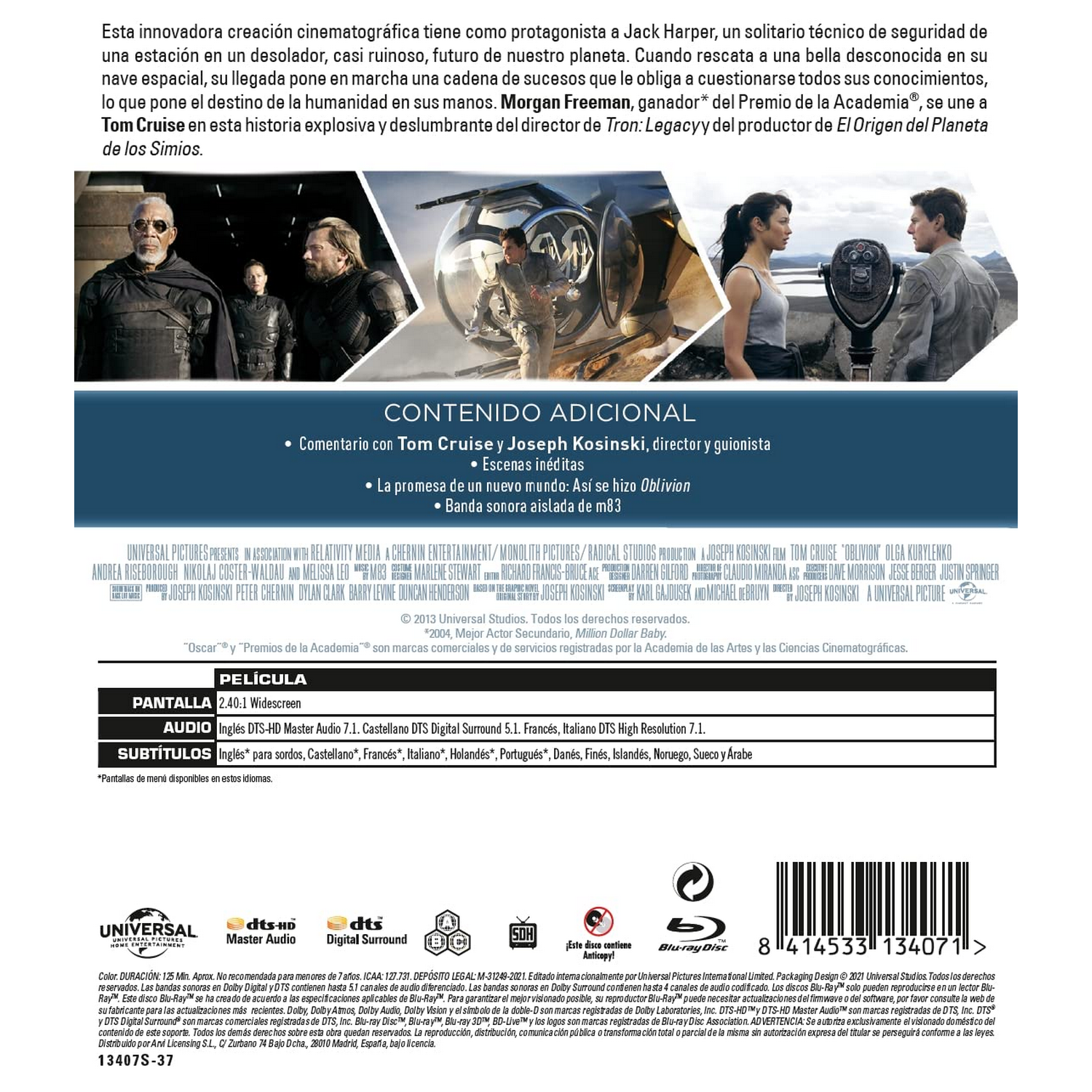 Póster de película con texto e imágenes de una nave espacial y actores.
