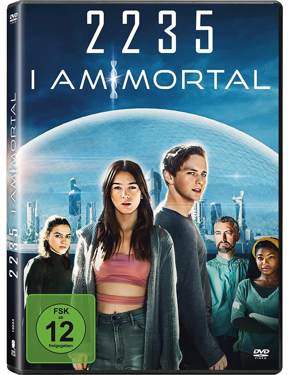 DVD-Cover für '2235 I Am Mortal'. Zeigt eine Gruppe von Leuten in einer futuristischen Umgebung.