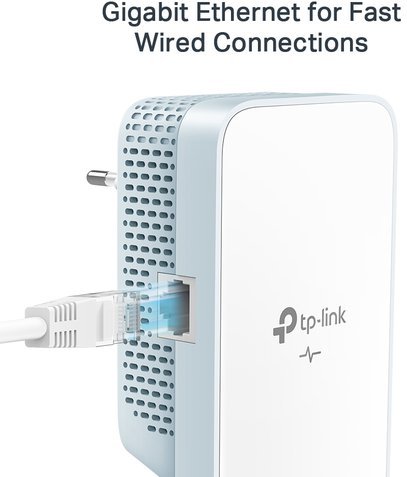 Un appareil tp-link blanc branché sur une prise avec un câble Ethernet connecté.