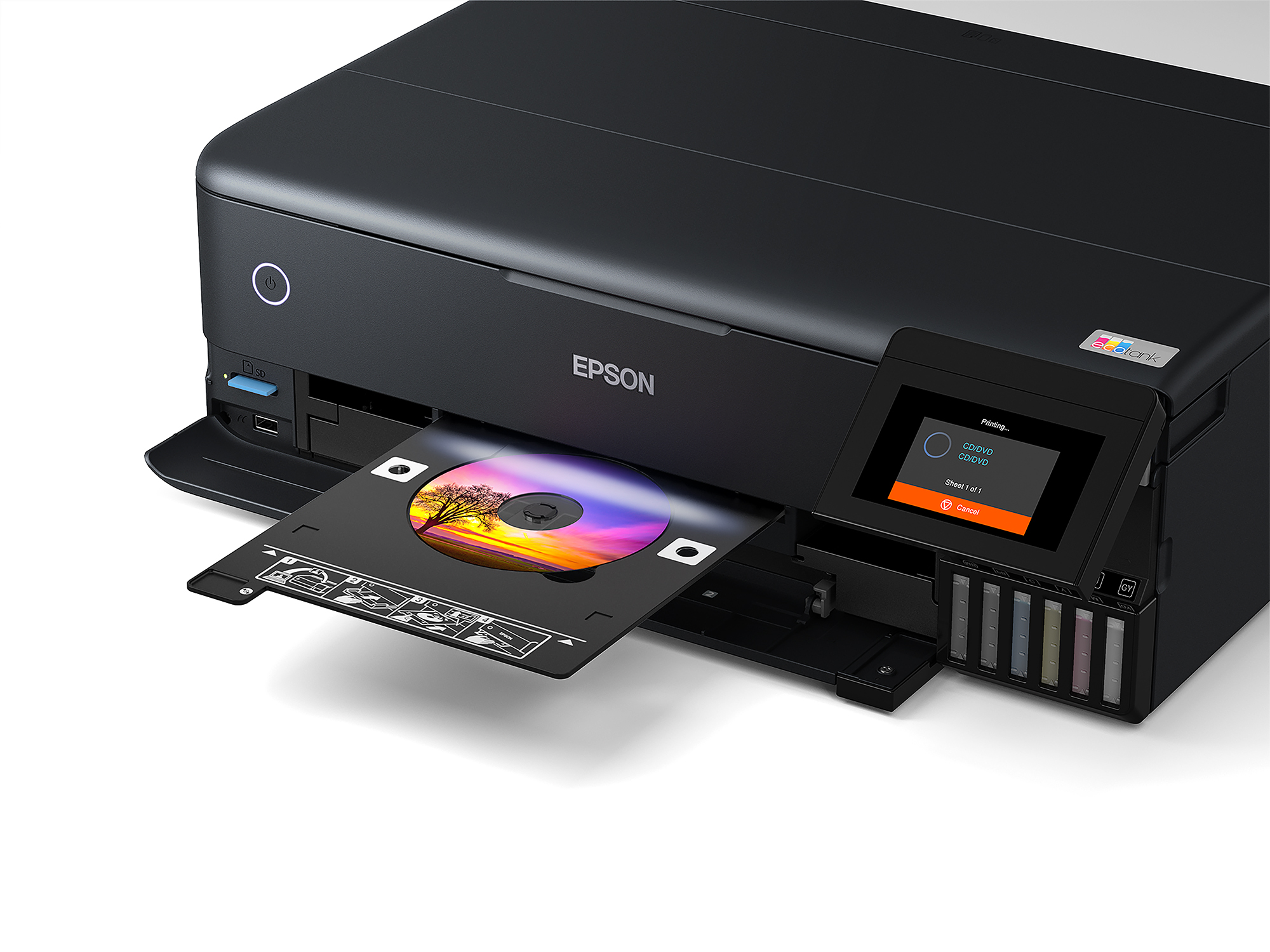 Açık bir CD tepsisi, renkli bir CD ve seçenekleri gösteren bir ekran ile siyah bir Epson yazıcı.