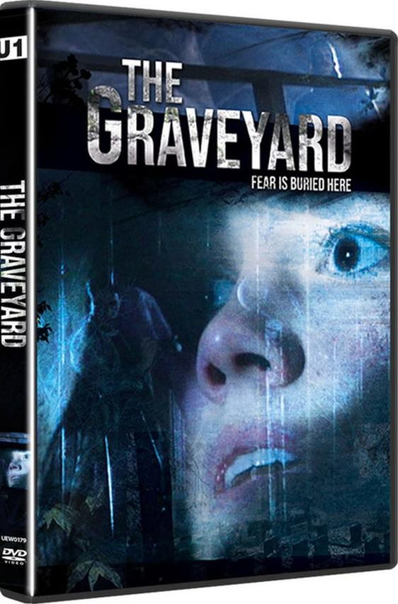 DVD-Cover von 'The Graveyard'. Gesicht einer Frau im Zentrum, dunkler Hintergrund.
