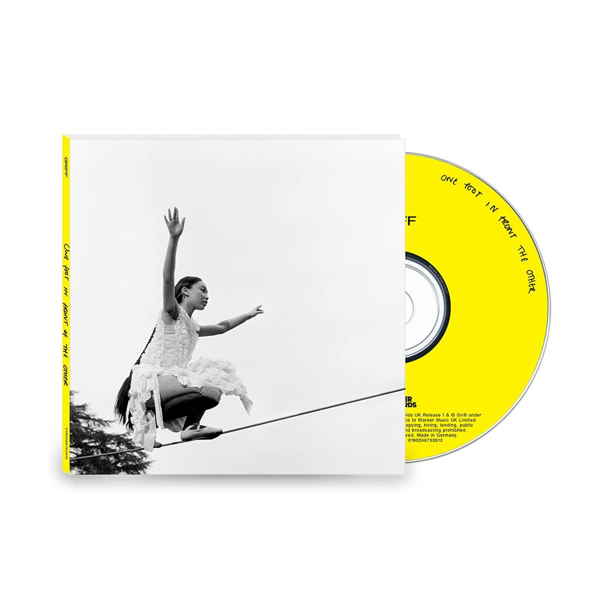 CD-Albumcover: Frau balanciert auf Seil, "One Foot in Front of The Other".
