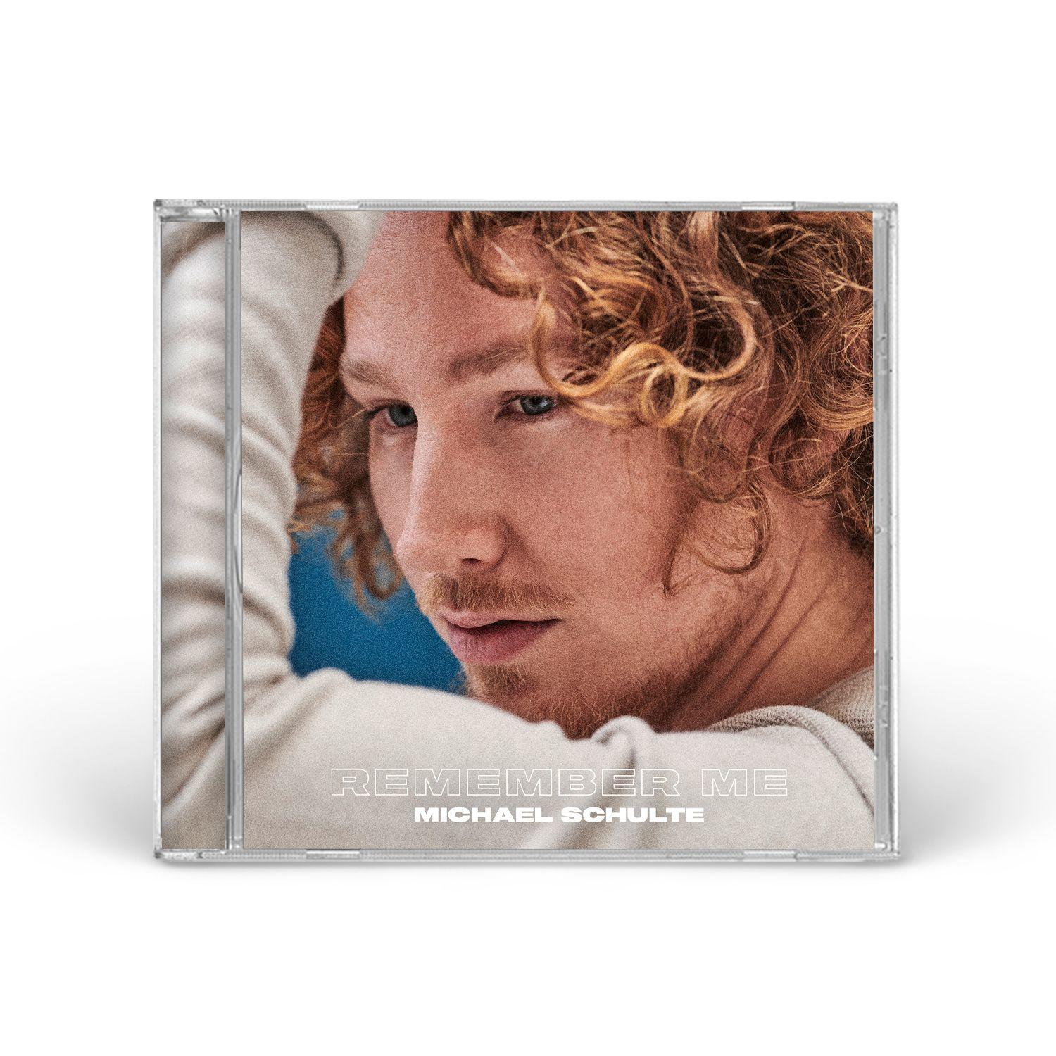 CD-Hülle mit einem Mann mit roten Haaren auf dem Cover. Text: 'Remember Me' und Künstlername.
