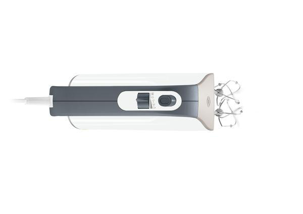 Handmixer, weiß und grau. Schalter und Knöpfe oben. Quirl auf der rechten Seite.