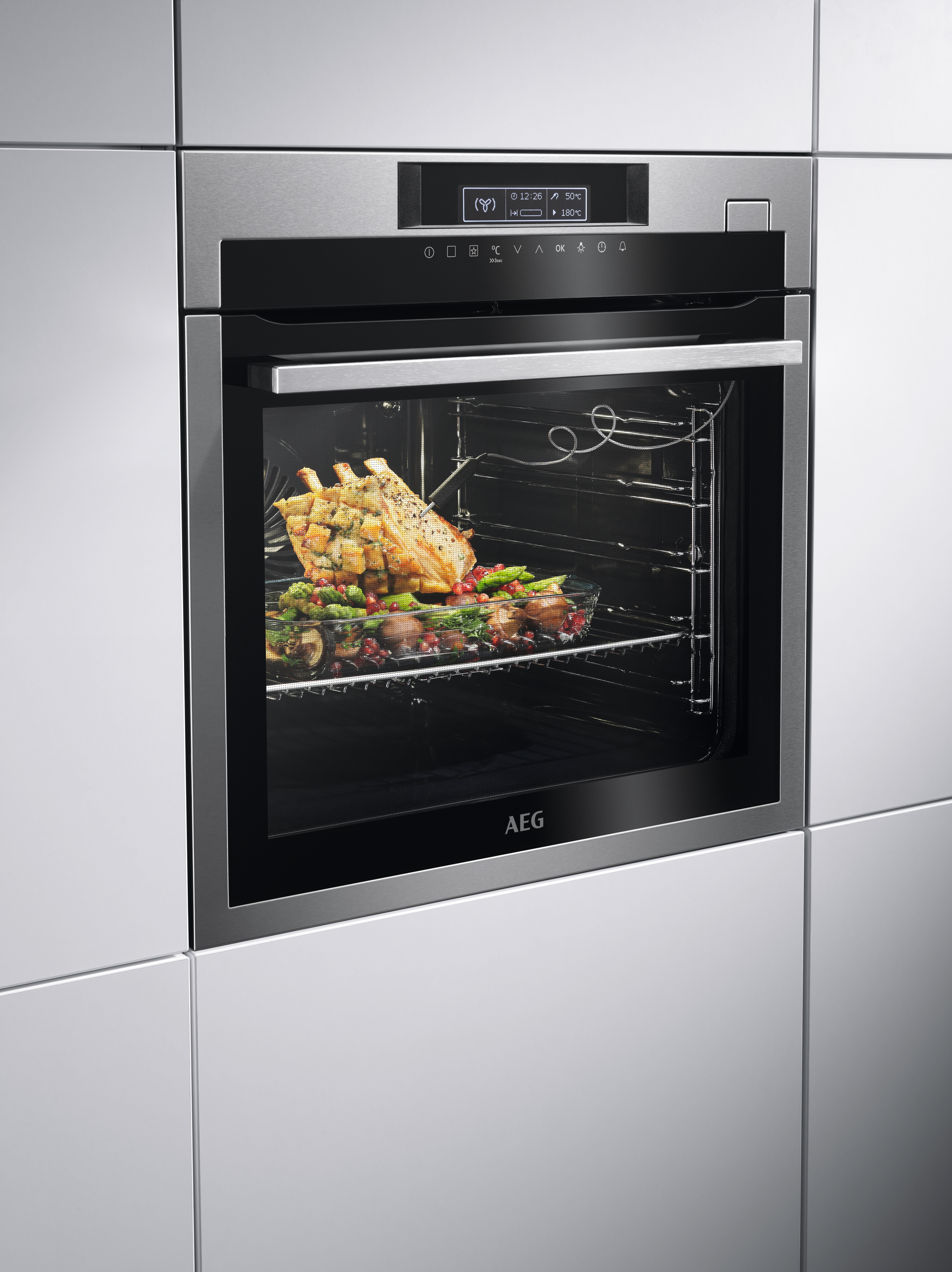 AEG BCO6820VA2, Backofen (Einbaugerät, 70 l, 595 mm breit), Serie 8000 mit SteamBoost Multi-Dampfgarer (ohne Sous-vide-Garen), Dampfgarfunktion
