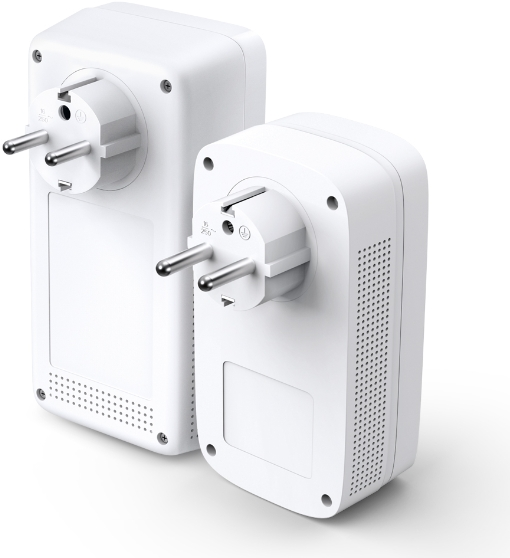 Zwei weiße Netzadapter mit europäischen Steckern vor weißem Hintergrund.