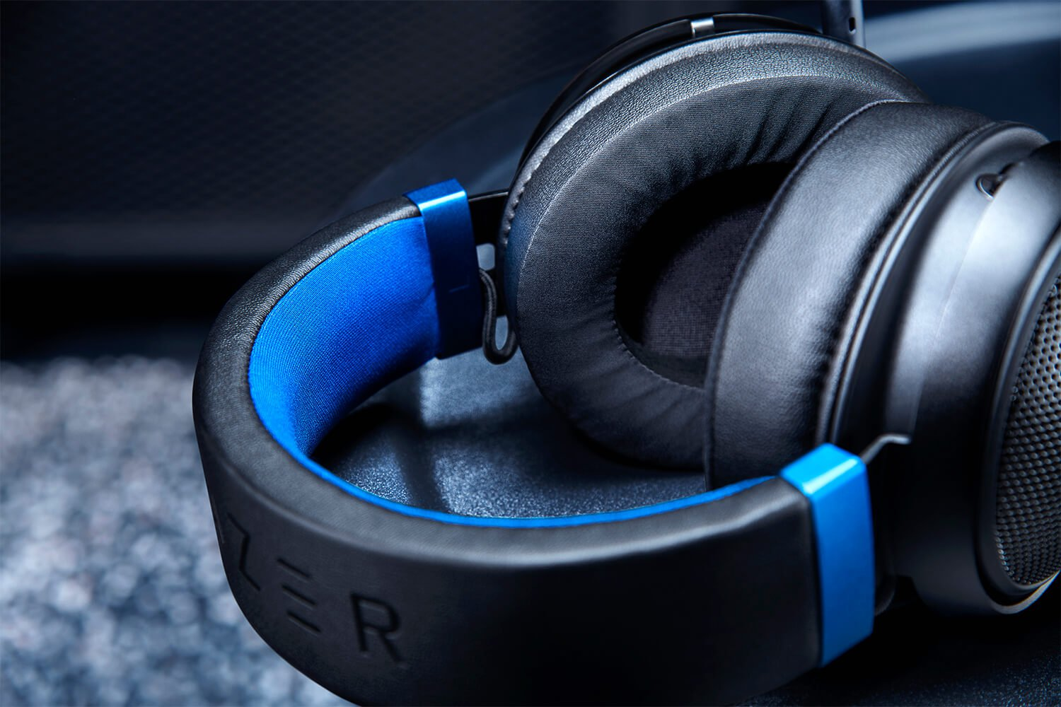 RAZER Kraken Casque Gaming pour Console Noir (RZ04-02830500-R3M1)