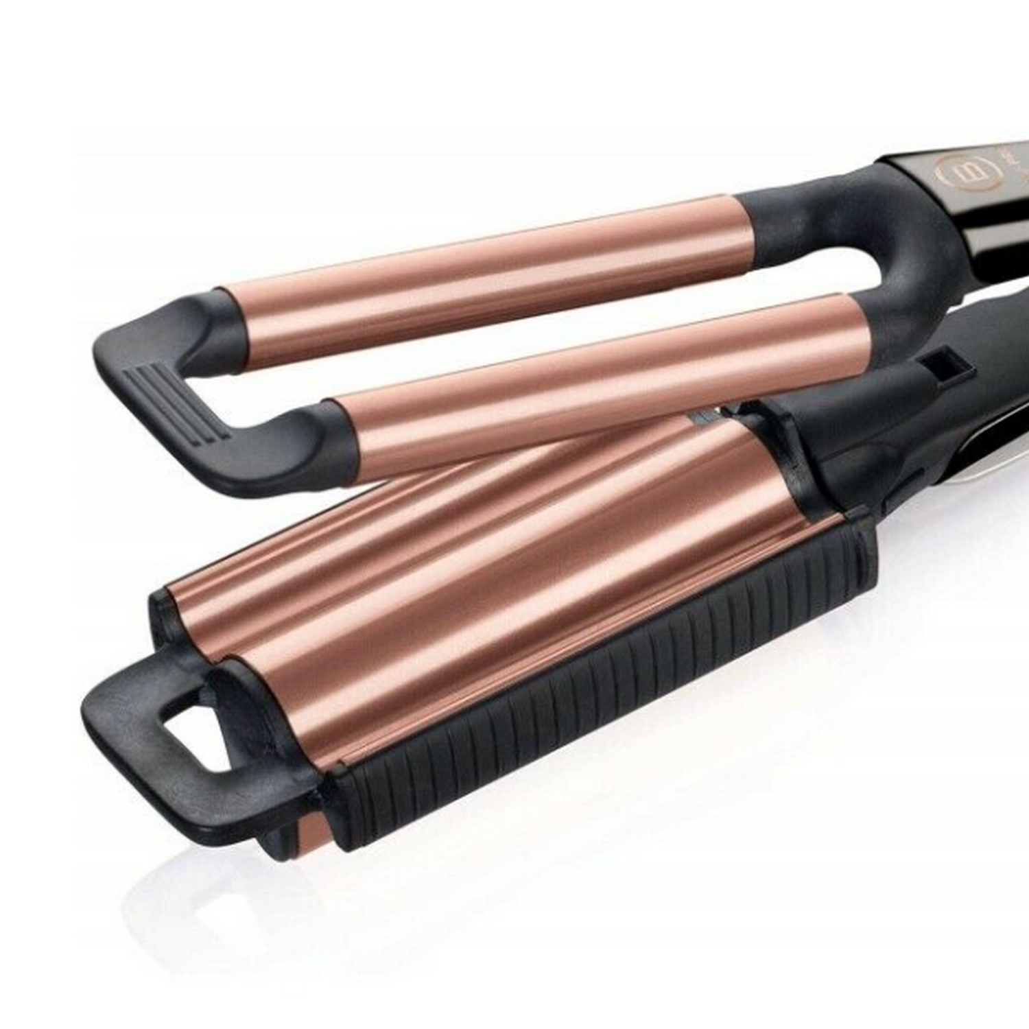 Ondulador de cabello para crear ondas con placas color cobre.
