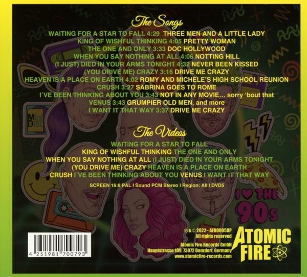 CD-Cover mit Songtiteln und Gesichtern. Das 90er-Jahre-Thema ist prominent.