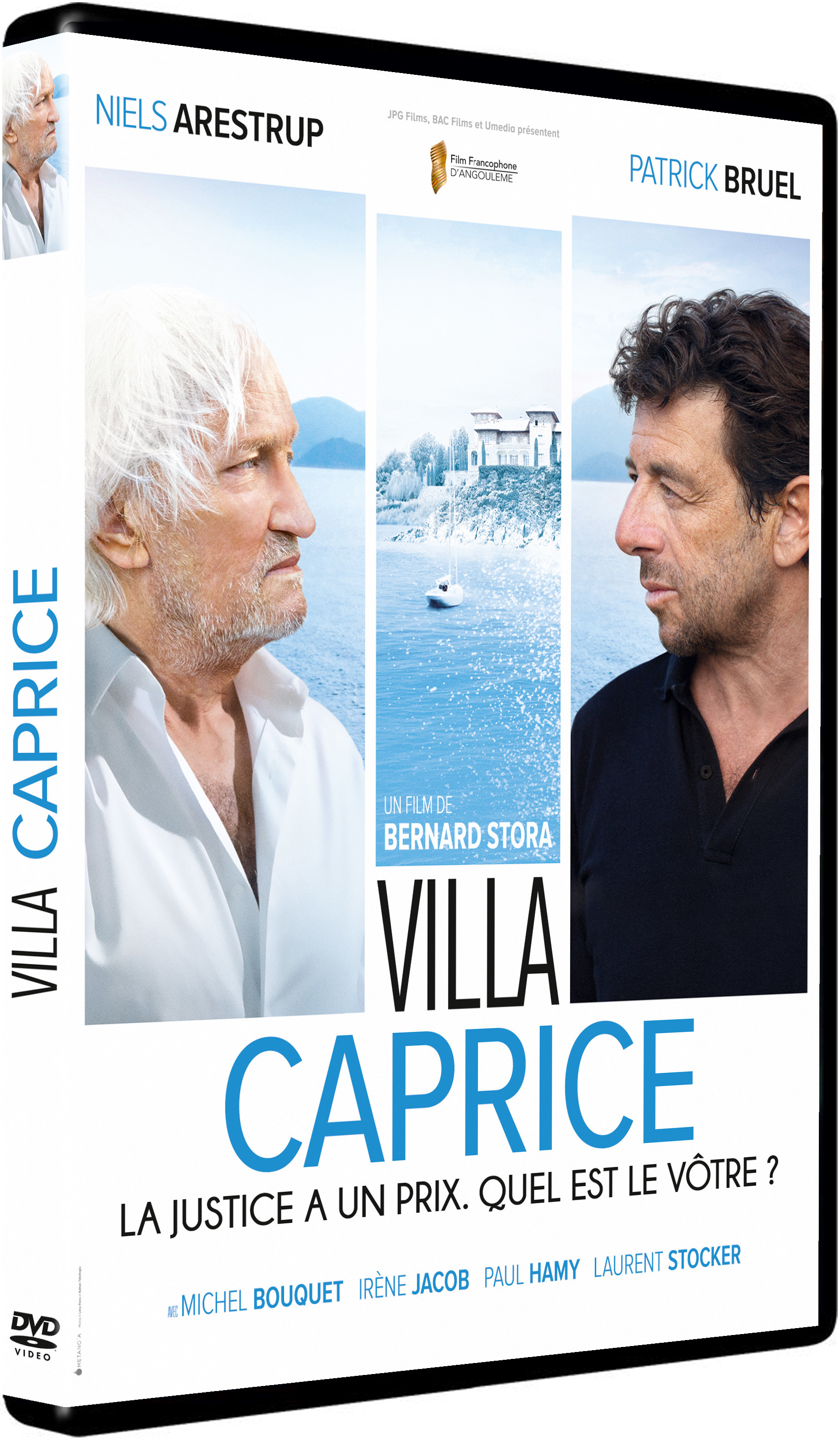Affiche de film : Deux hommes sur un lac avec des montagnes et un bateau ; le texte dit 'Villa Caprice'.
