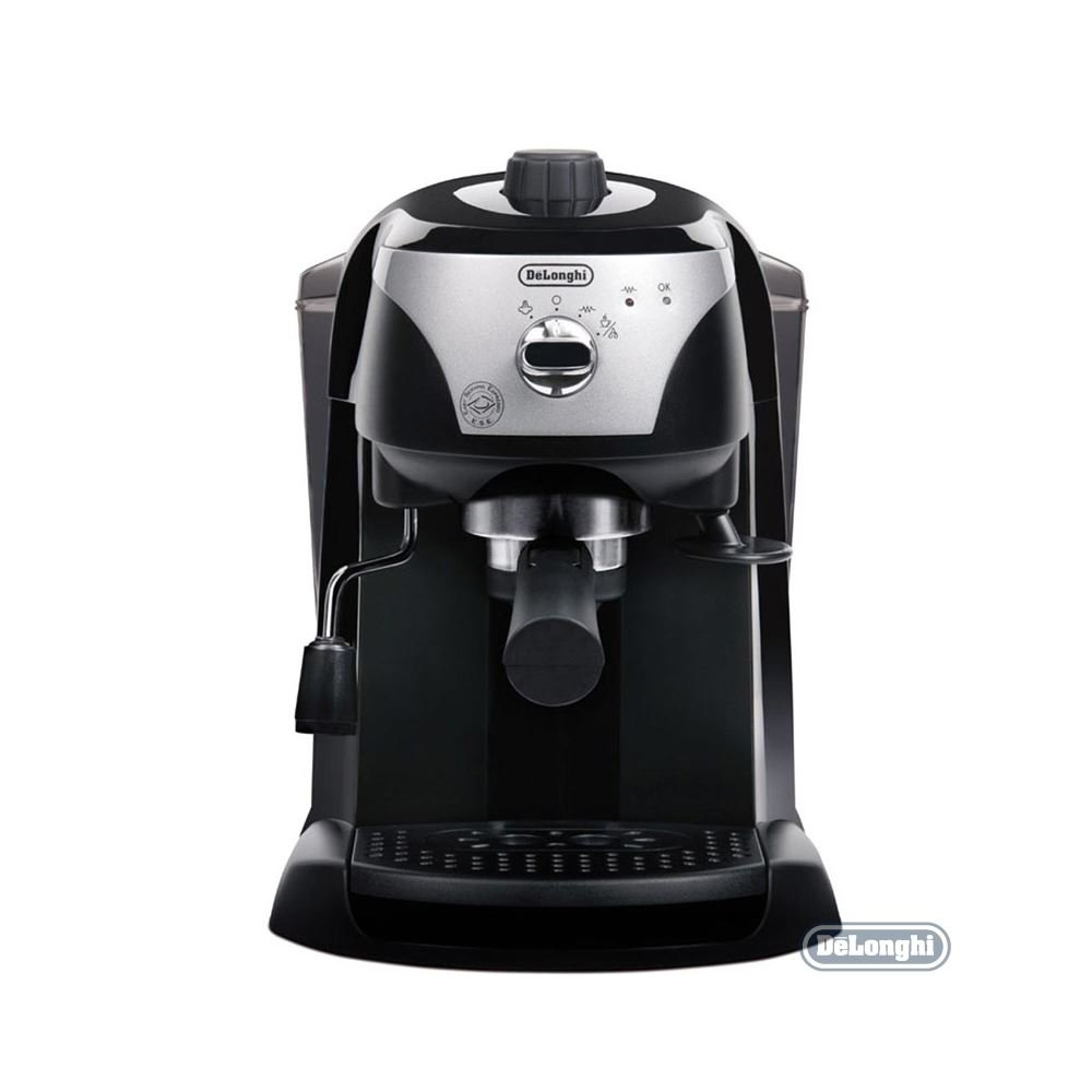 Fekete-ezüst DeLonghi eszpresszó gép. Gombok, szűrőtartó és gőzfúvóka látható.