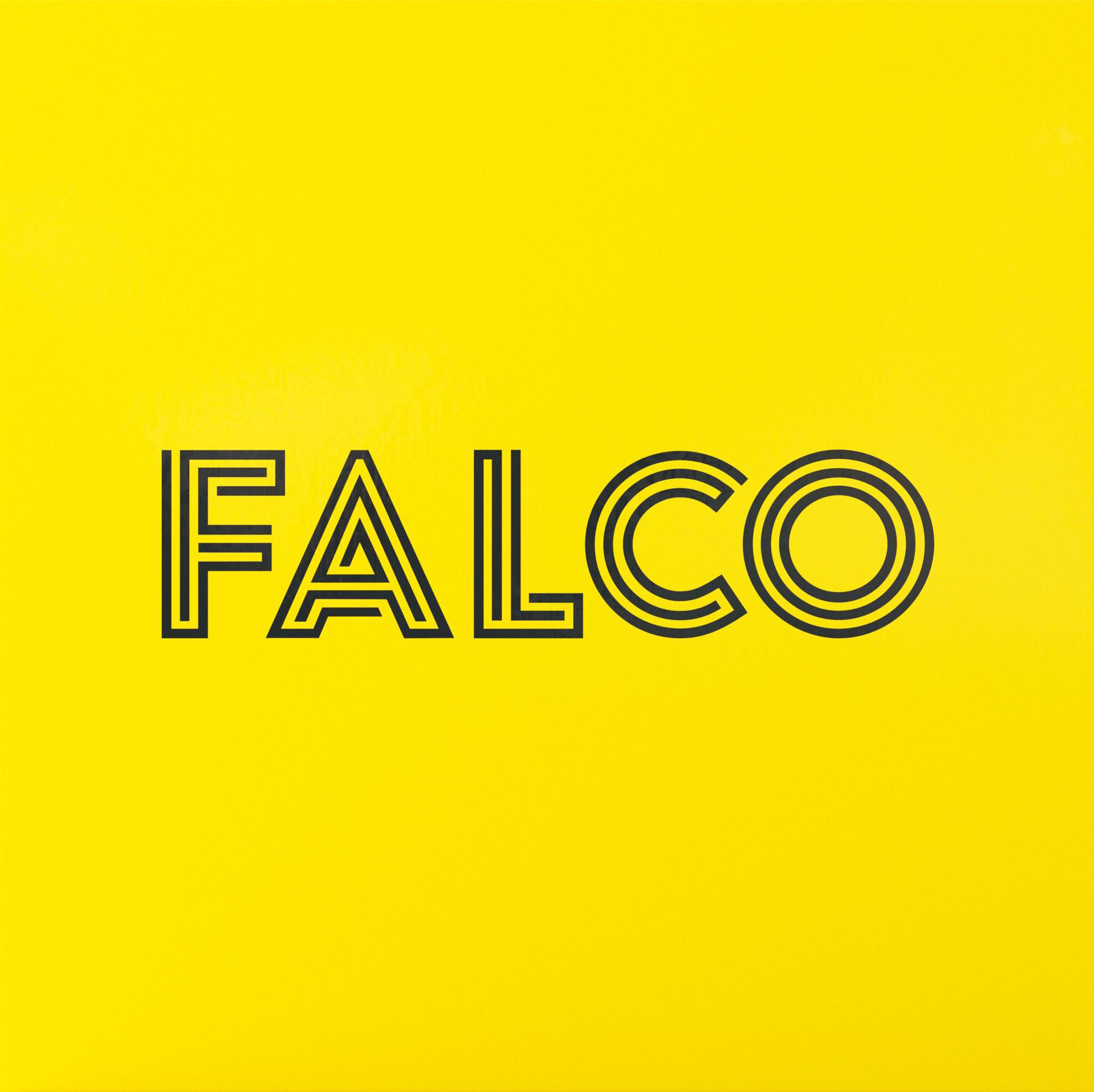 Gelbes Quadrat mit dunkelblauem Text: FALCO. Die Buchstaben sind umrandet.