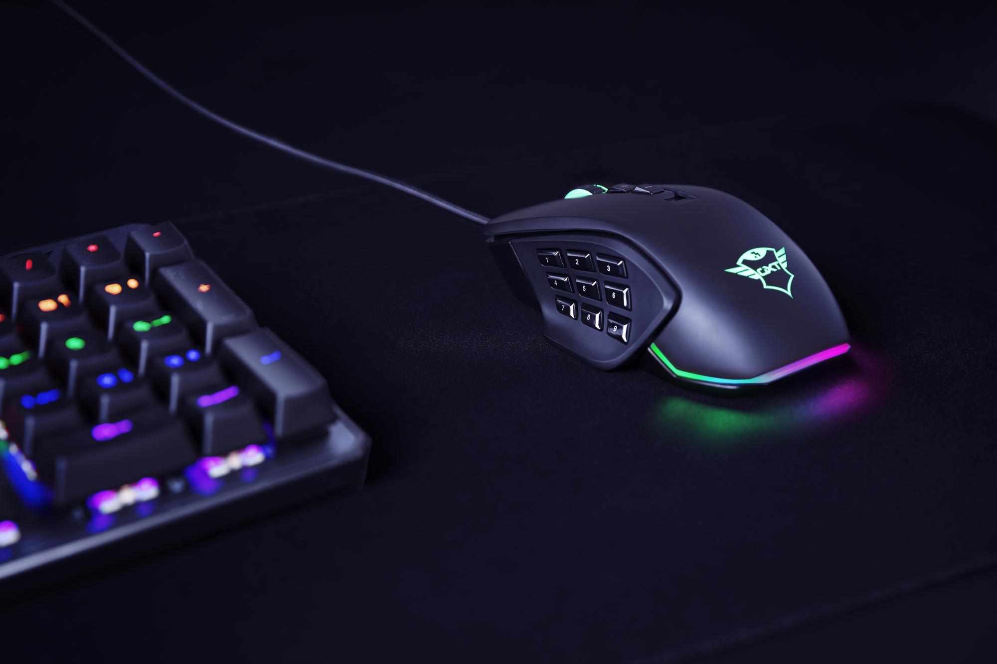 TRUST GXT 970 Morfix Gaming Maus mit RGB und Anpassbaren Seitenplatten - Schwarz