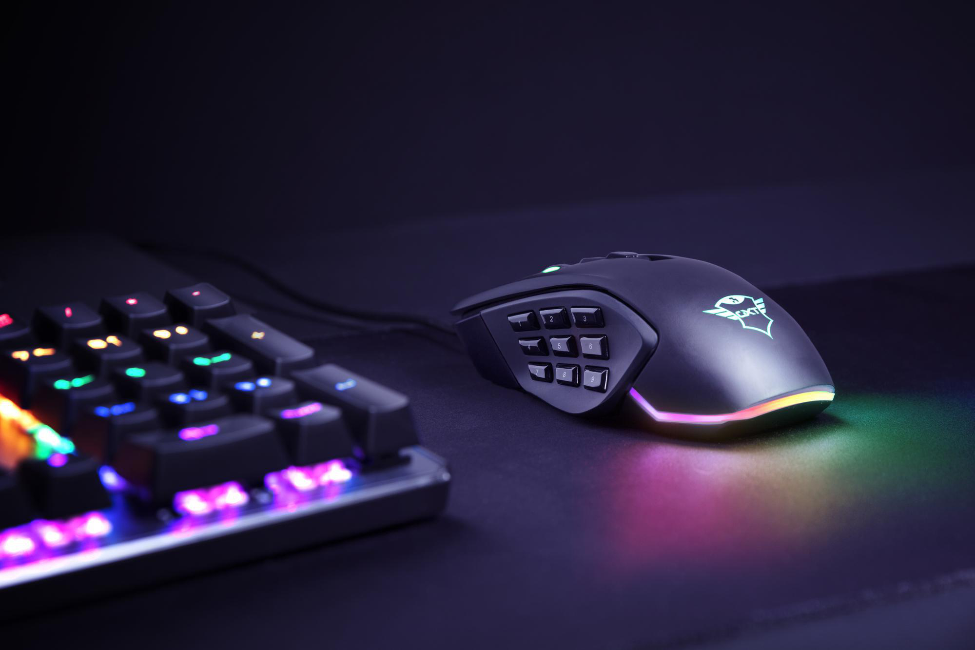 TRUST GXT 970 Morfix Gaming Maus mit RGB und Anpassbaren Seitenplatten - Schwarz