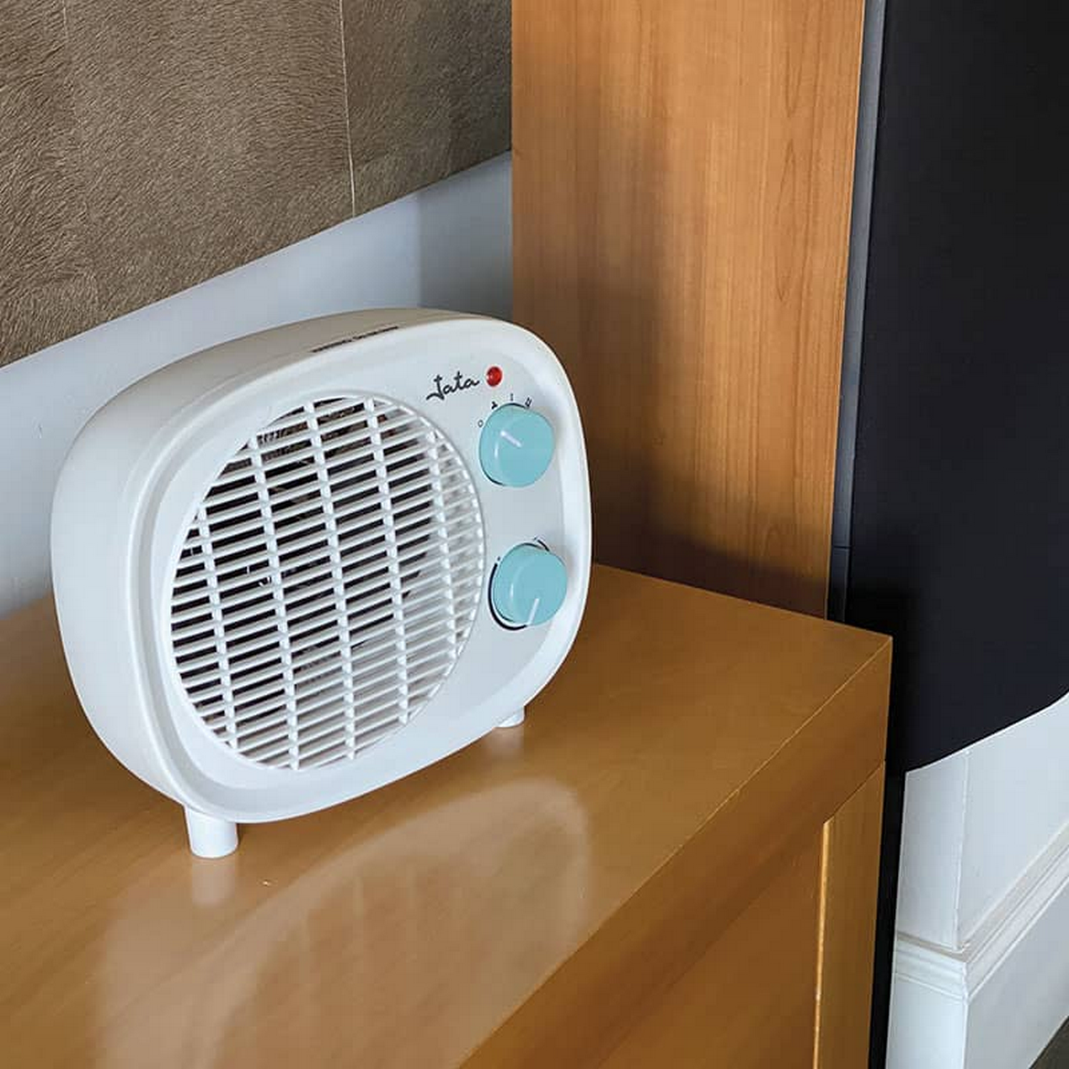 Calefactor - Jata TV52, 2000 W, 2 potencias, 3 posiciones, Ventilador, Termostato, Blanco