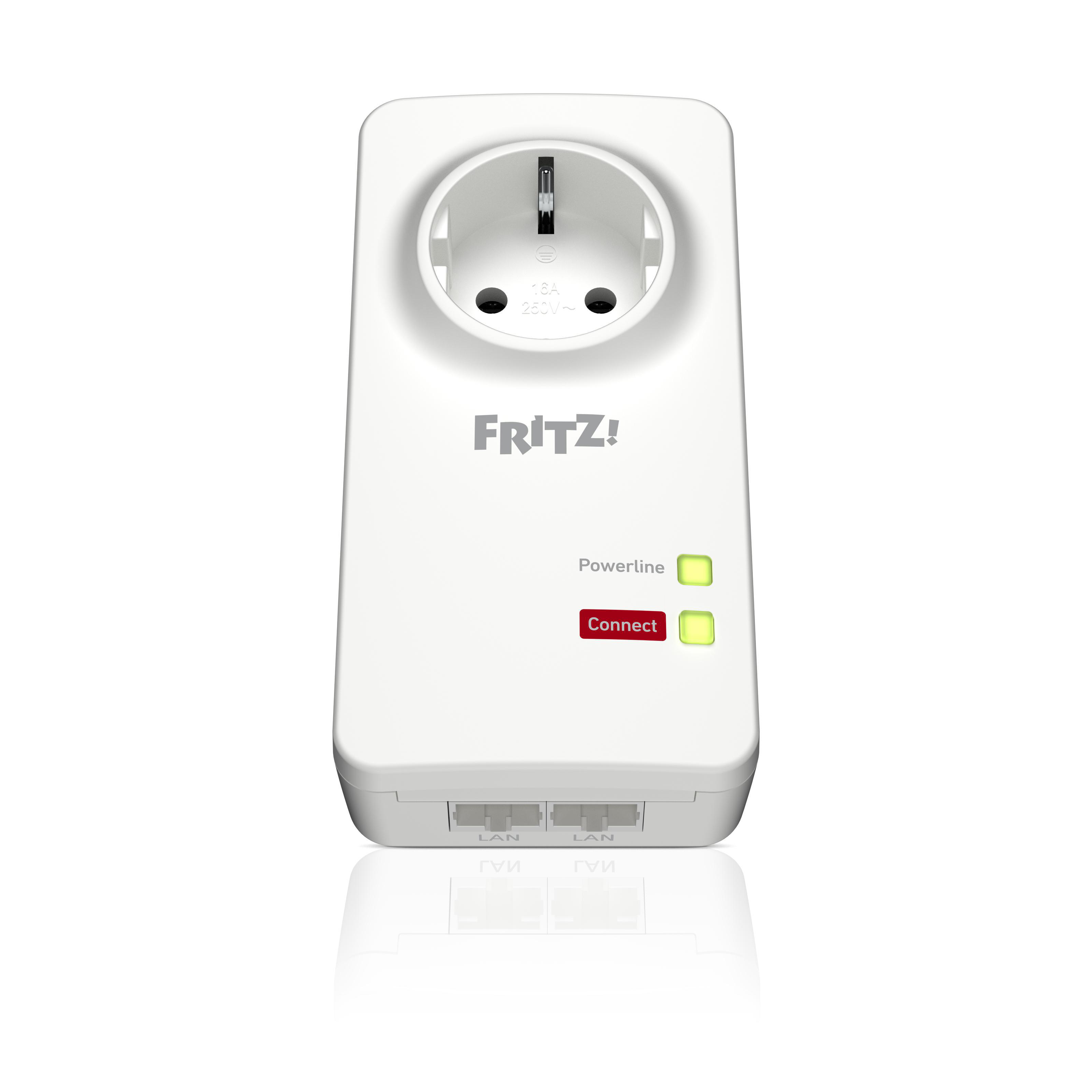 Ein weißer Powerline-Adapter mit Stecker, LAN-Anschlüssen und leuchtenden Kontrollleuchten.