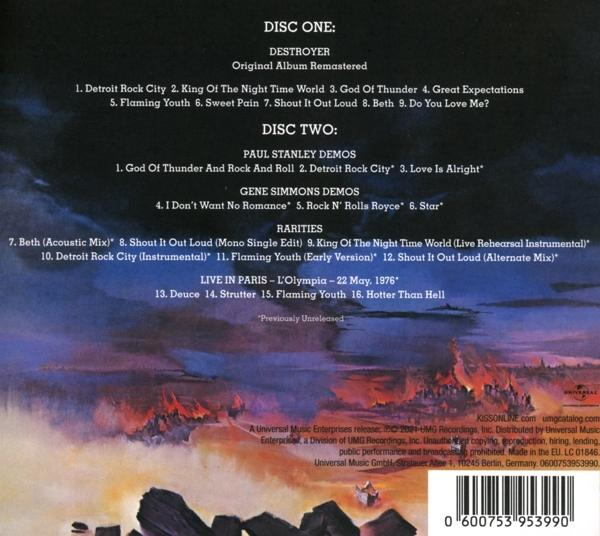 CD-Cover mit einer Titelliste, betitelt und einem Hintergrund aus Feuer.