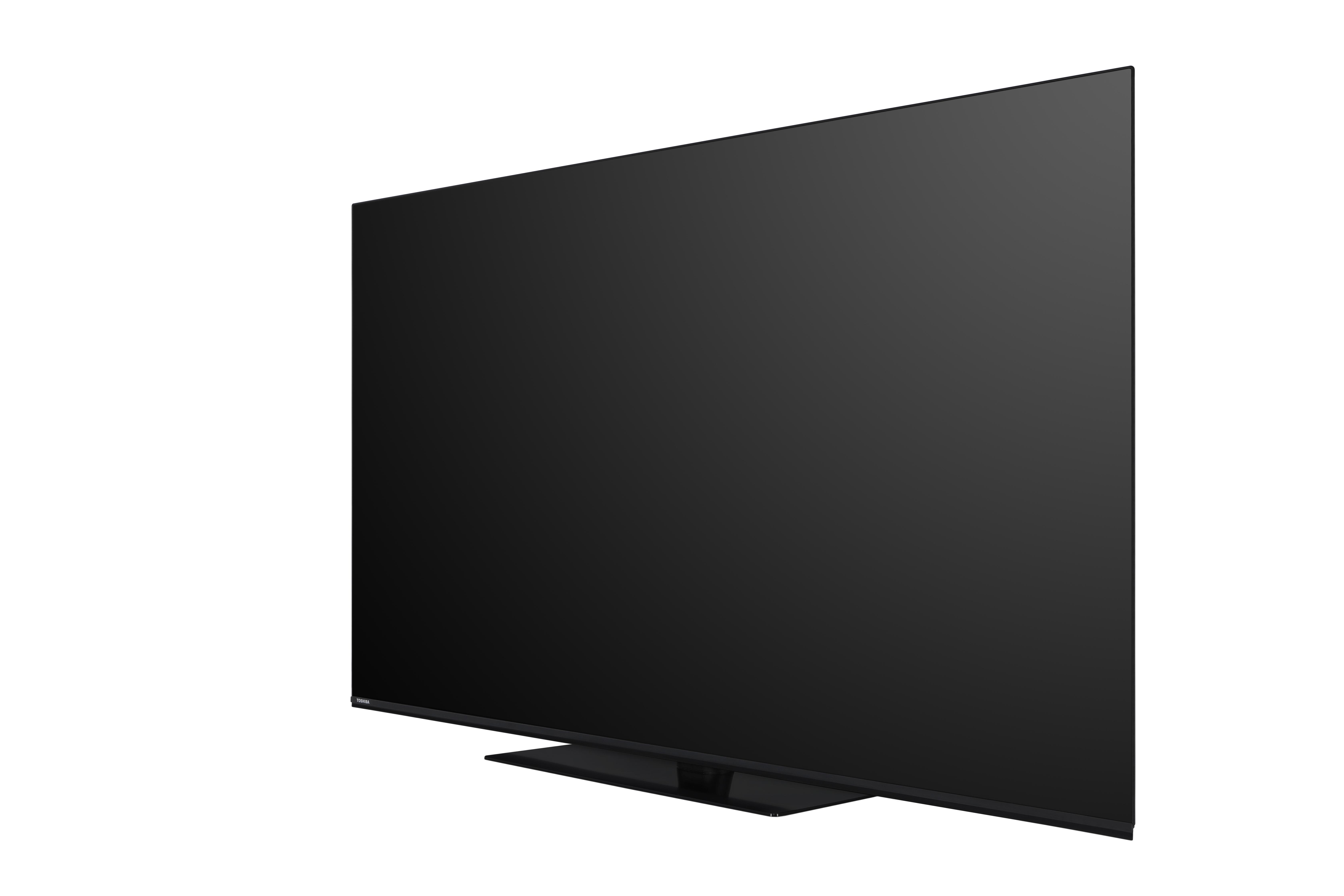 Ein großer schwarzer Fernseher mit Ständer, nach links abgewinkelt, vor weißem Hintergrund.