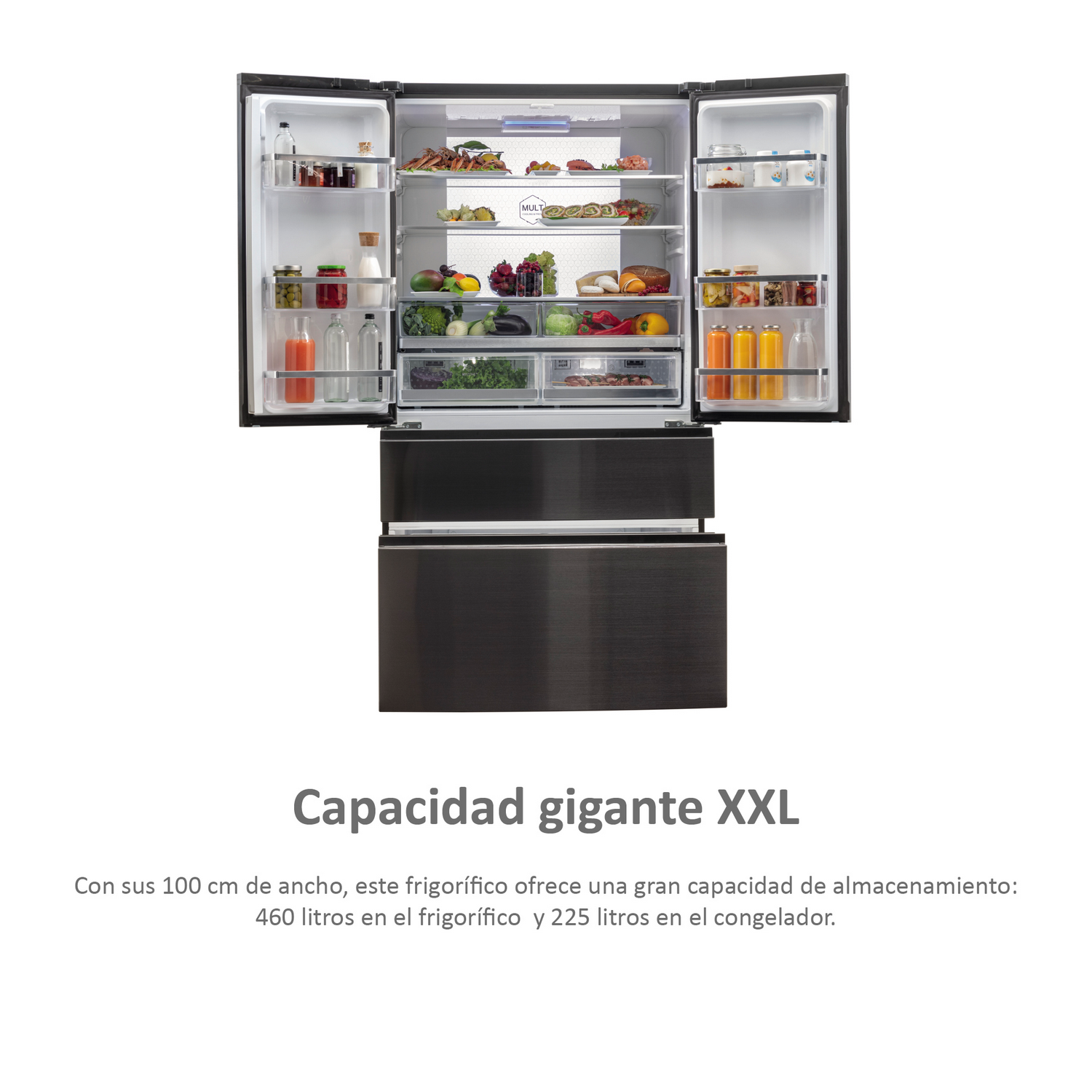 Un gran refrigerador negro con puertas abiertas que revelan estantes de comida. Texto en español.