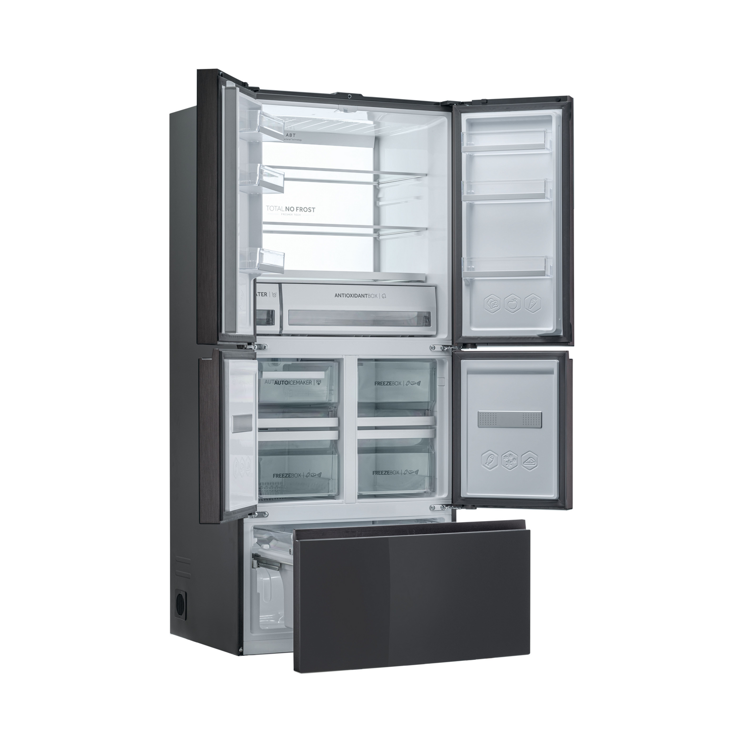 Un refrigerador grande con varias puertas abiertas, que muestra estantes y cajones.