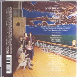 Rückseite einer CD-Hülle mit Schiffsillustration und Menschen an Deck.
