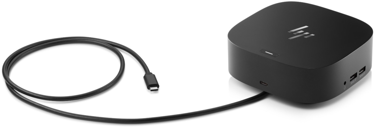Station d'accueil HP noire avec câble noir connecté. La station porte le logo HP. Le câble a un connecteur USB-C.