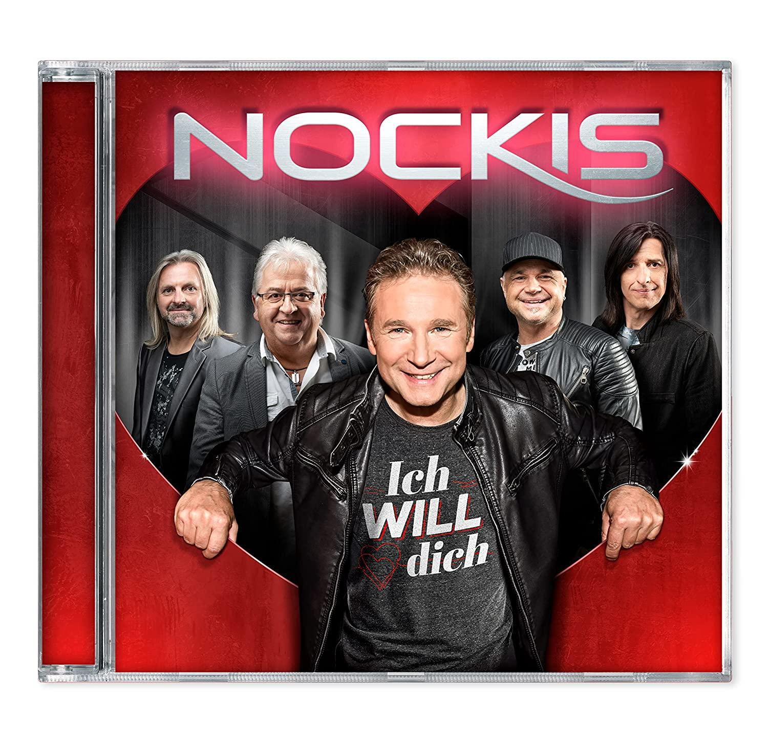 Das Albumcover von Nockis. Eine Gruppe von fünf Männern posiert vor einem Herzen.
