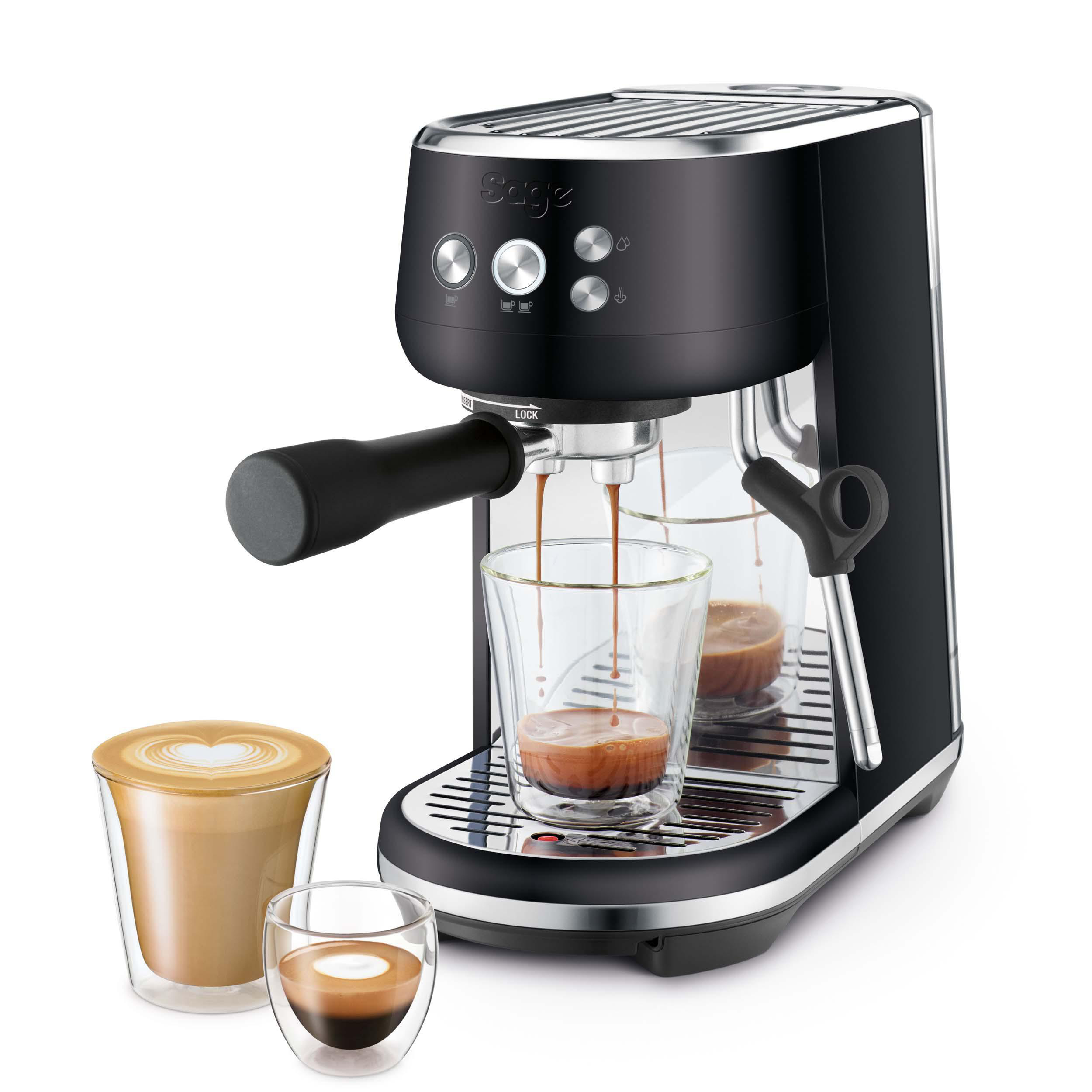 Schwarze Espressomaschine mit zwei Gläsern Espresso und einem Latte. Dampf steigt auf.