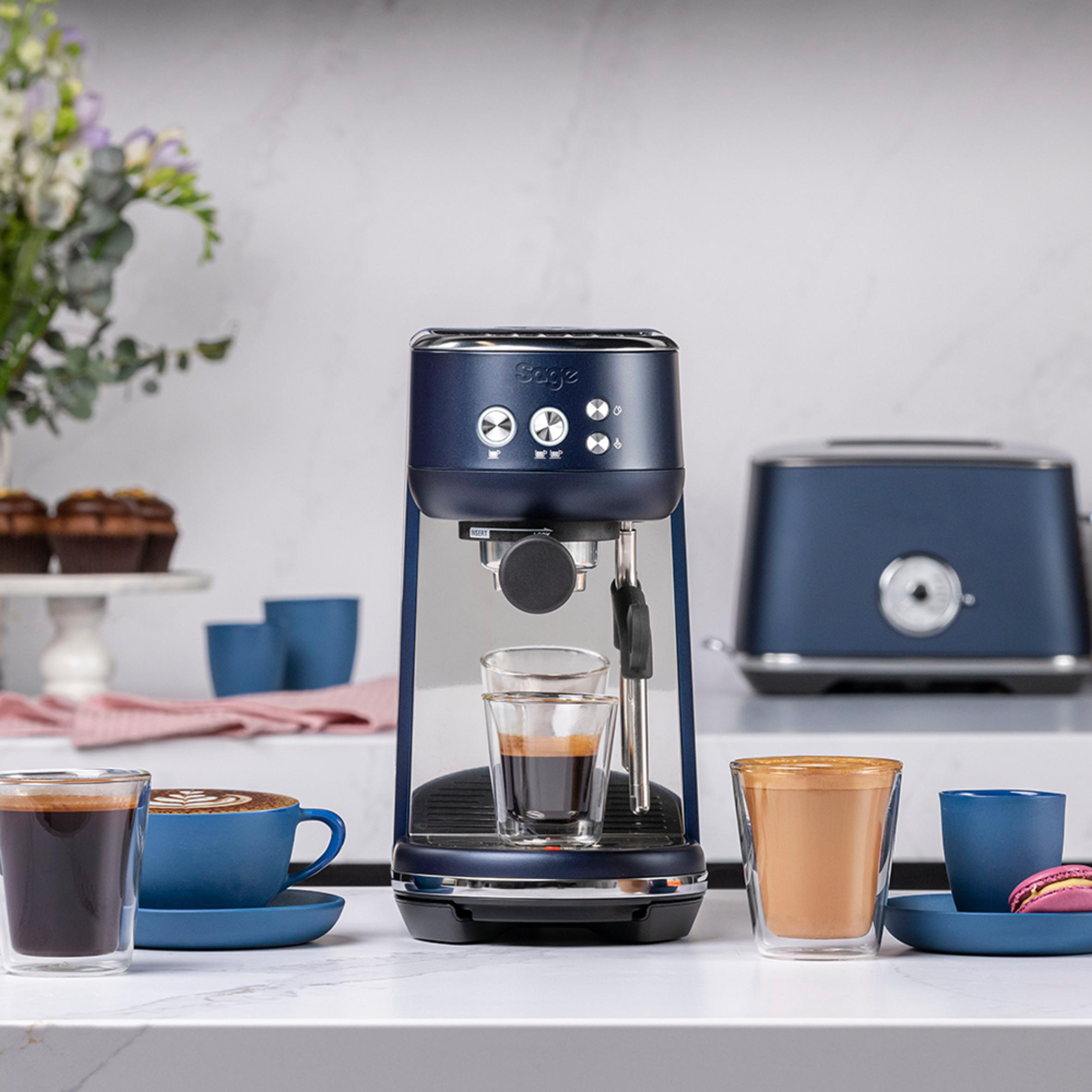 SAGE SES450DBL4EEU1 the Bambino Espressomaschine Damson Blue
