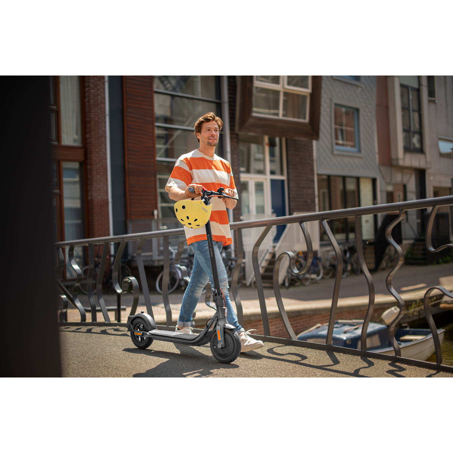Patinete eléctrico - Segway Ninebot F30E, 300 W, Hasta 120 kg, Frenos electrónicos y de disco, Velocidad 25 km/h, Autonomía de 30 km, Negro