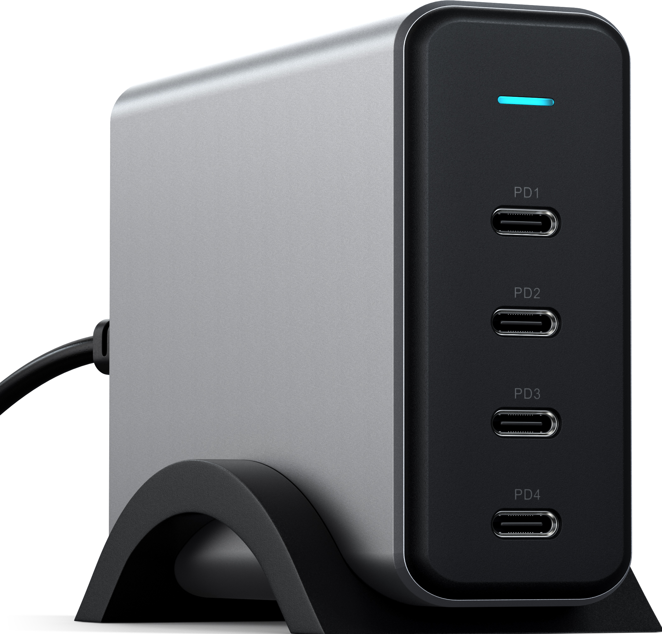 Station de charge argentée et noire avec plusieurs ports USB-C. Comporte une LED bleue et un support noir.