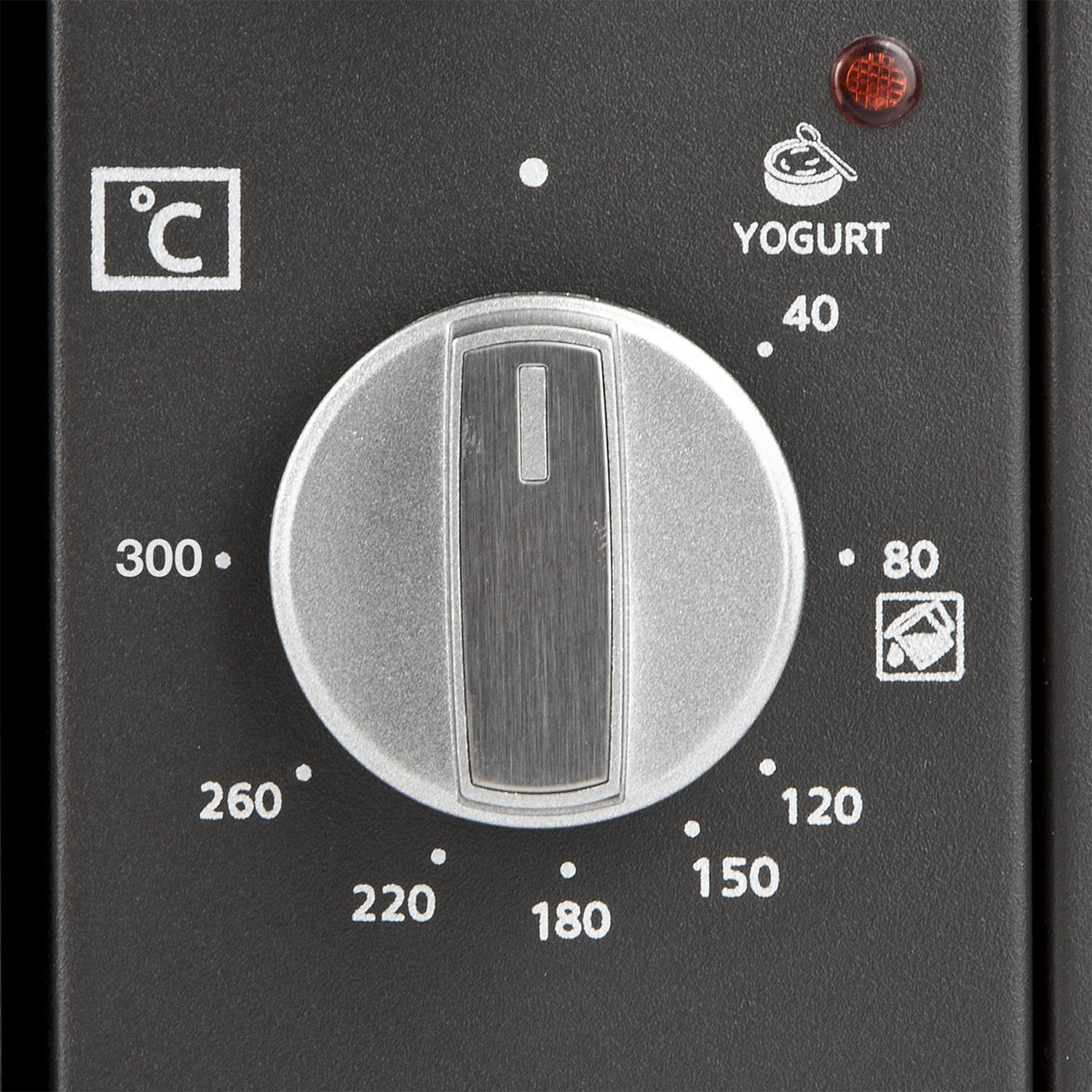 Primo piano del quadrante di un elettrodomestico. Visualizza le impostazioni per lo yogurt, da 40 a 300 gradi.