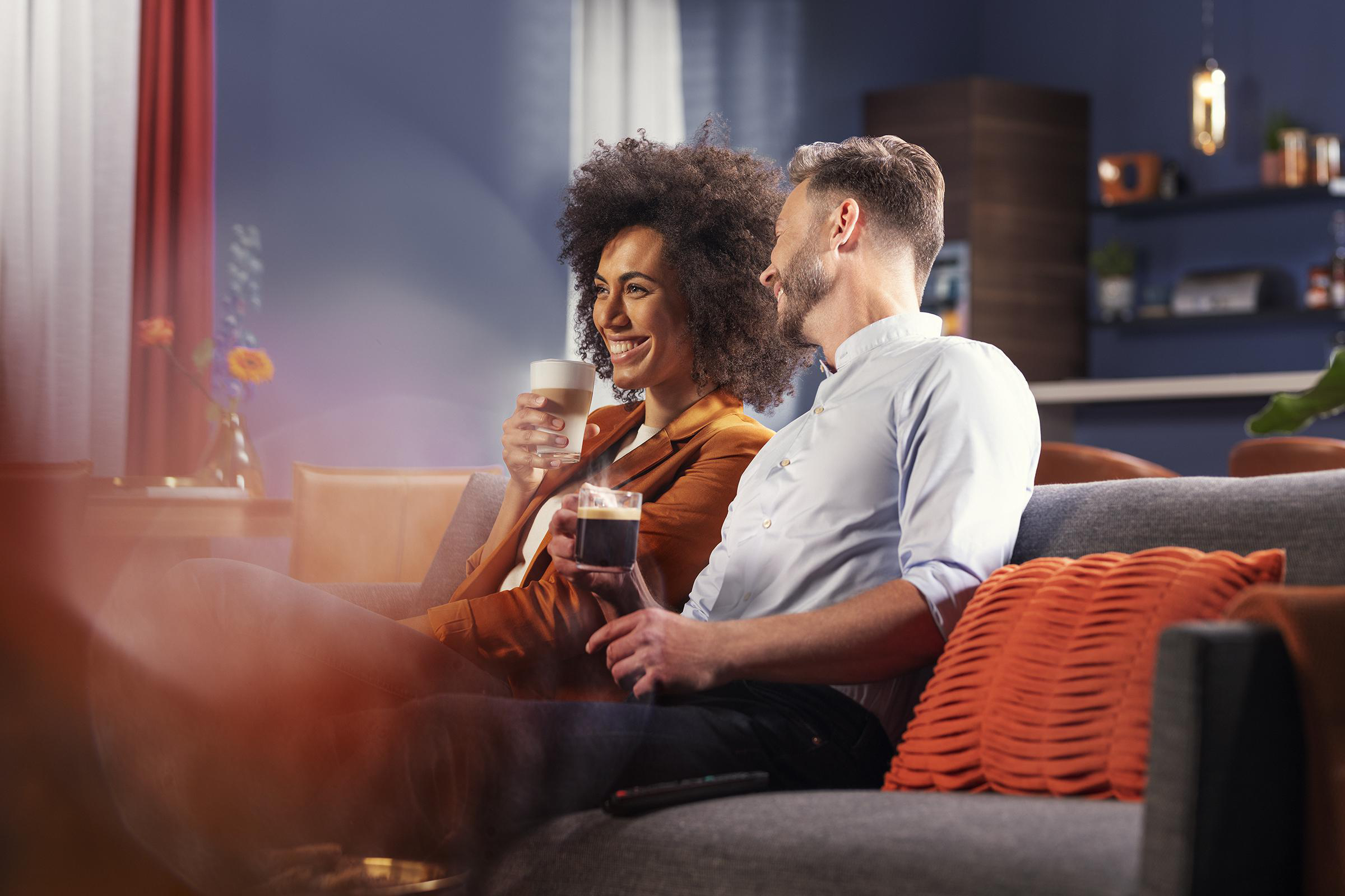 PHILIPS EP4341/50 Serie 4300 LatteGo 8 Kaffeespezialitäten Kaffeevollautomat Hochglanz Schwarz