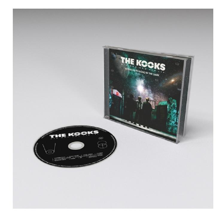 CD-Hülle und Disc, weißer Hintergrund.