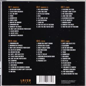 CD-Hülle mit Titellisten. Die Hülle hat Text, die CD ist links.