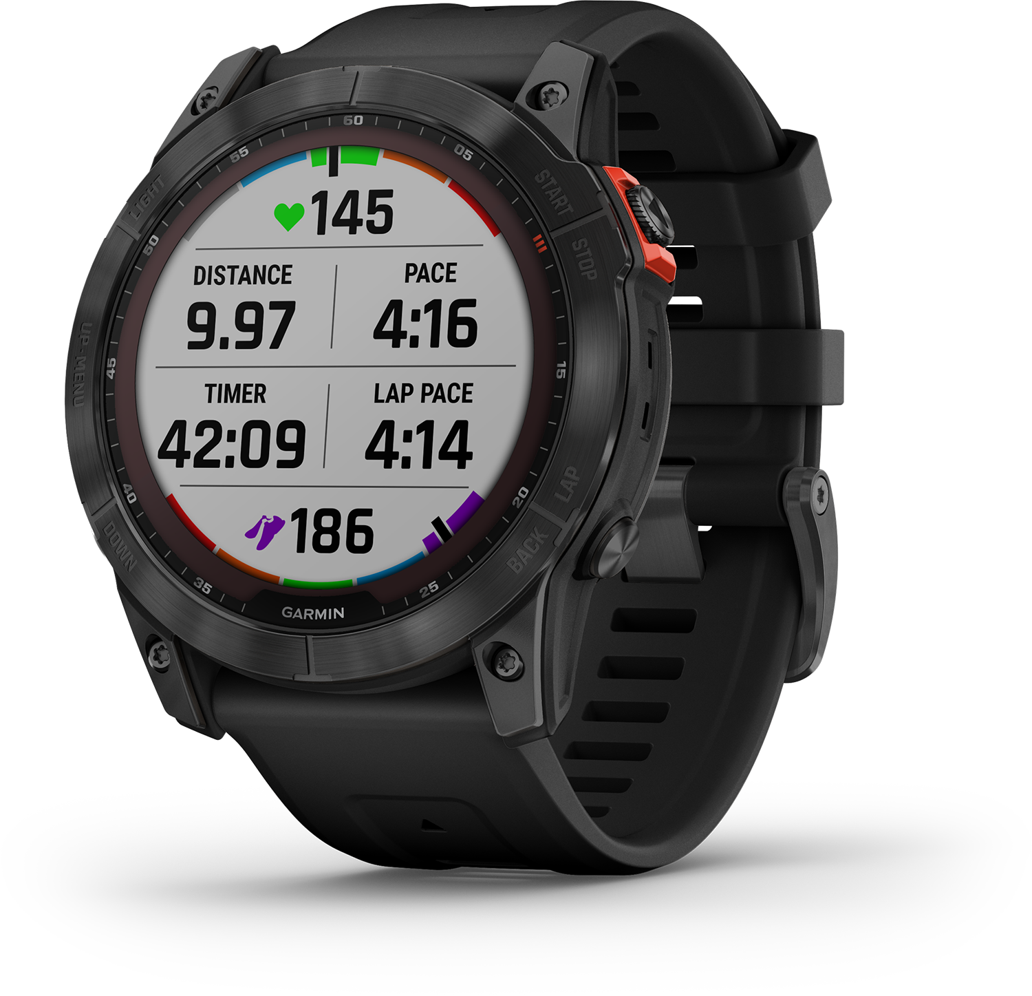 Zwart Garmin horloge, toont tijd, afstand, tempo en hartslag. Zwarte achtergrond.