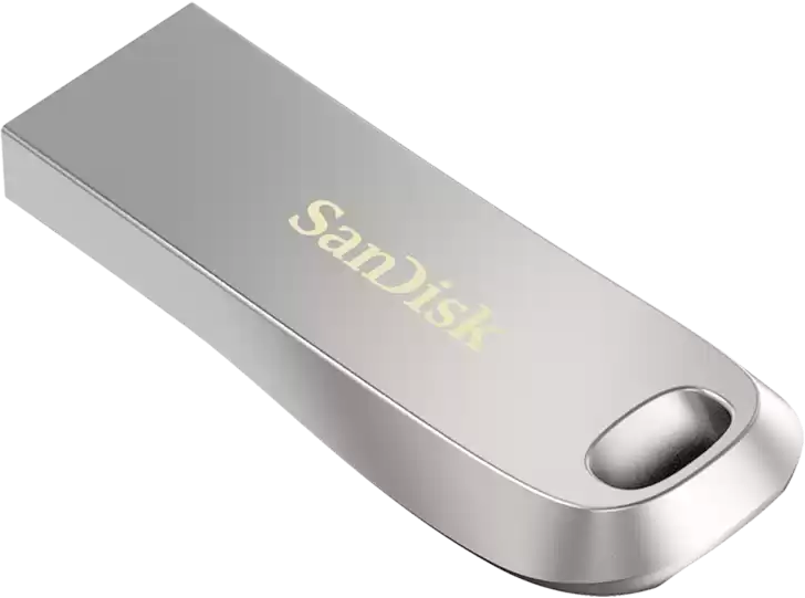 Ein silberner Sandisk USB-Stick mit beigem Logo, schräg auf einer weißen Fläche.