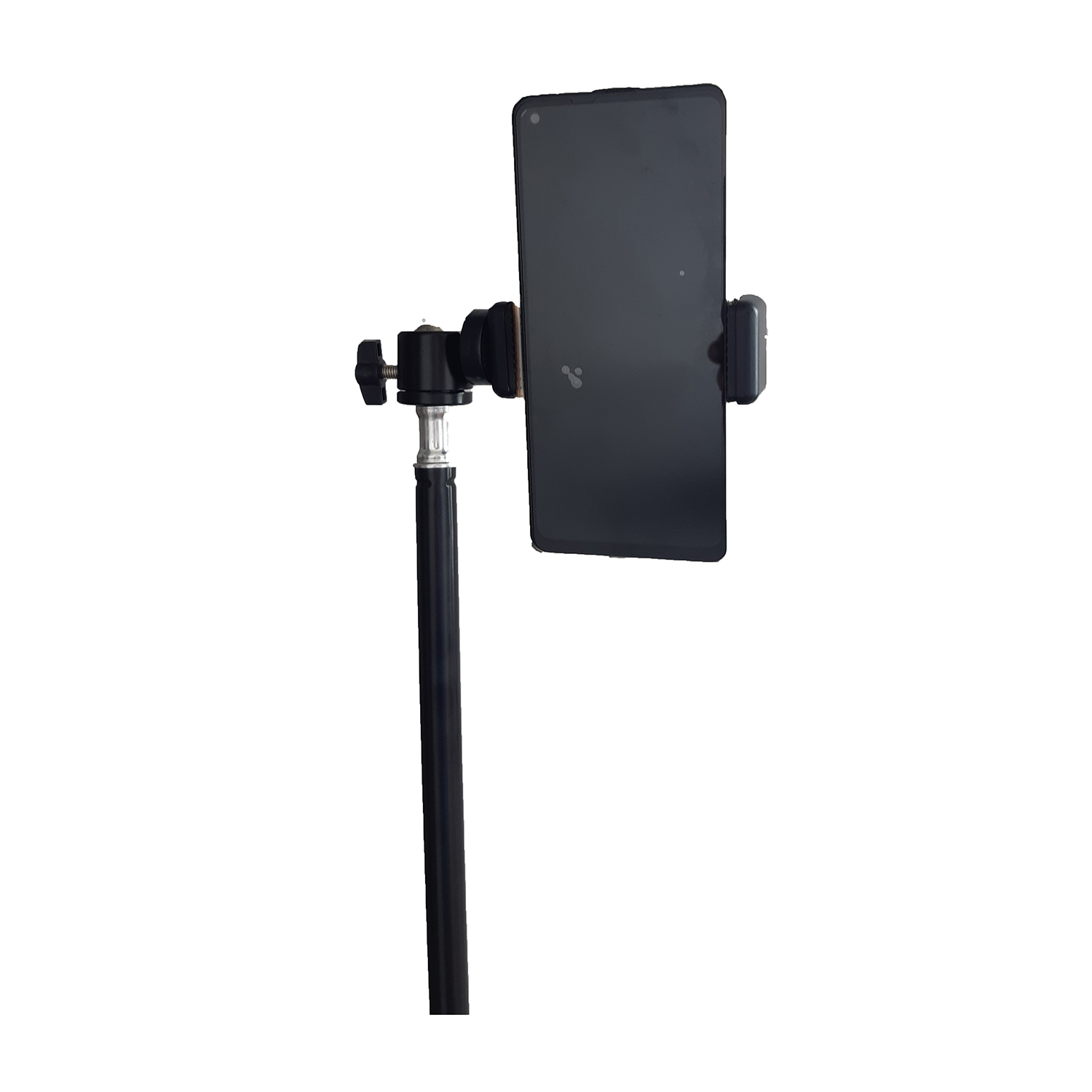 Smartphone montato su un supporto. Telefono nero, con un supporto nero.