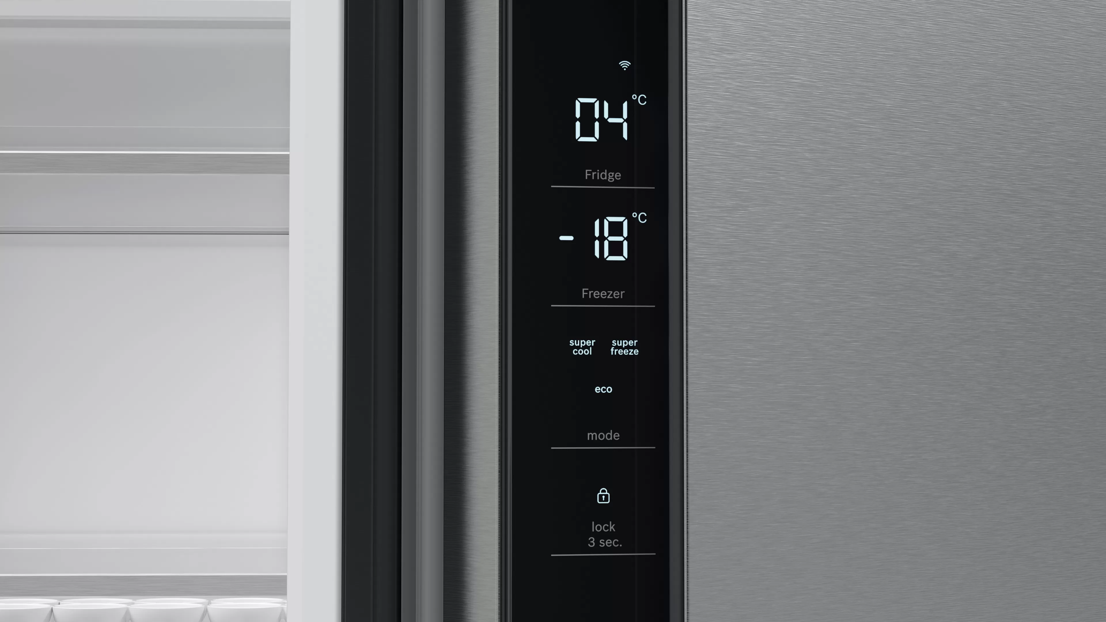 Hűtőszekrény vezérlőpanelje, amely a hőmérsékletet mutatja. Hűtő 4°C-on, fagyasztó -18°C-on, egyéb beállításokkal.