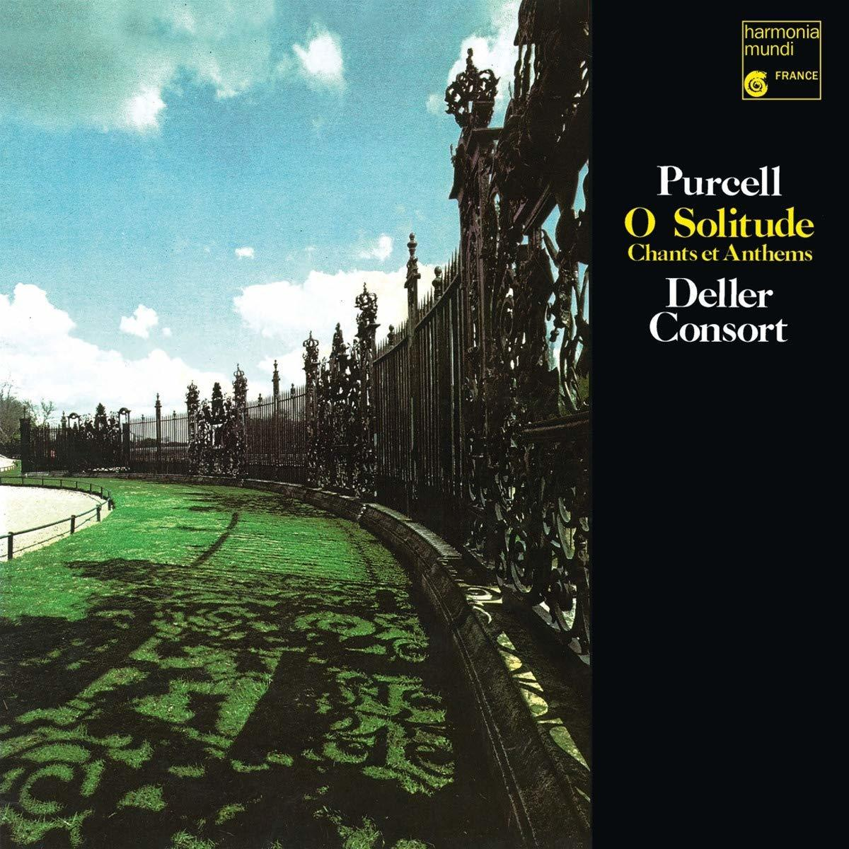 Purcell O Solitude CD borító. Egy kaput, zöld füvet és kék eget mutat.