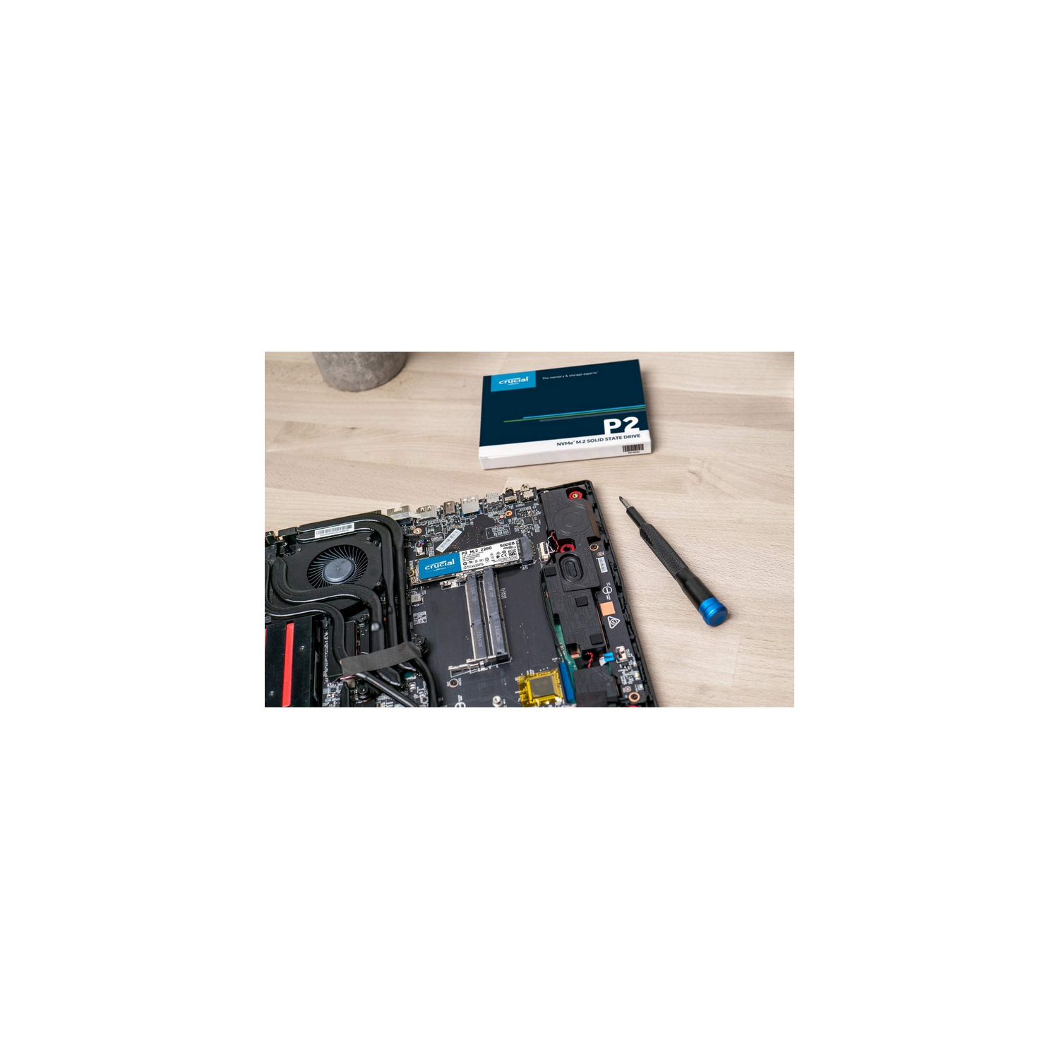 Disco Duro SSD 500 GB - Crucial P2 CT500P2SSD8, NVMe(PCIe Gen3x4), Lectura 2300 MB/s, Escritura 940 MB/s, Azul