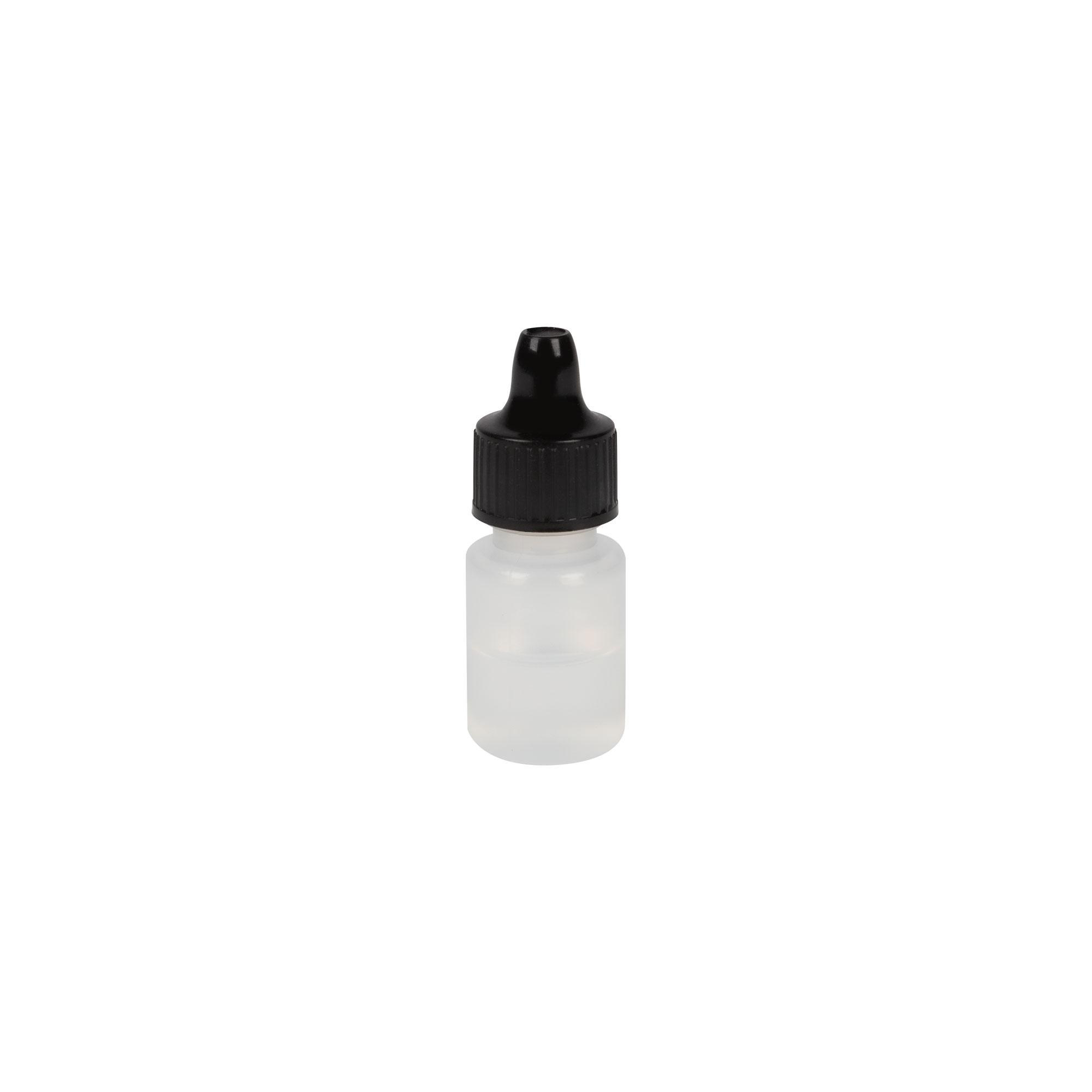 Kleine, transparente Plastikflasche mit schwarzem Deckel. Enthält eine klare Flüssigkeit.