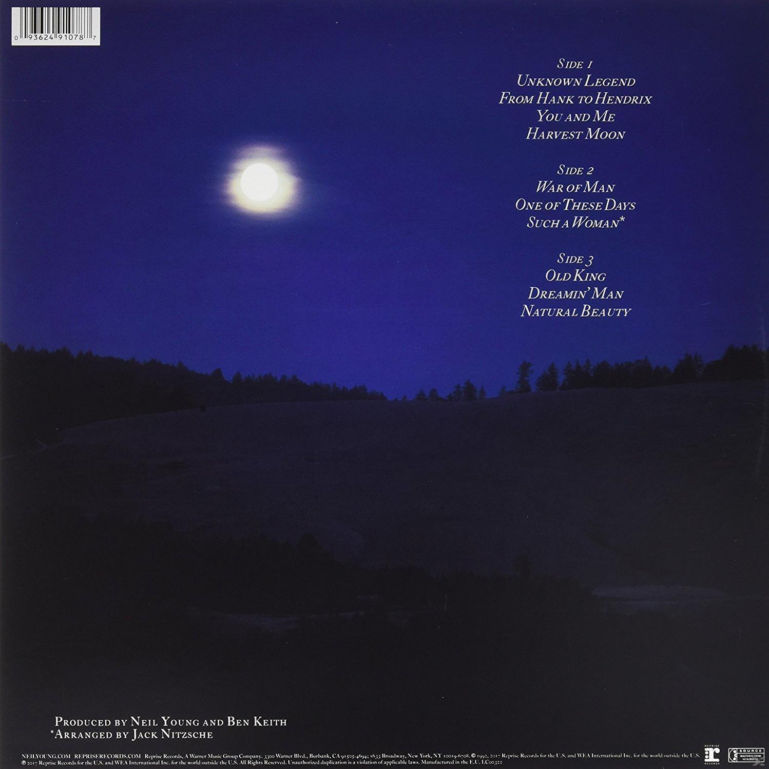 Album borító szöveggel, telihold egy sötét táj felett.