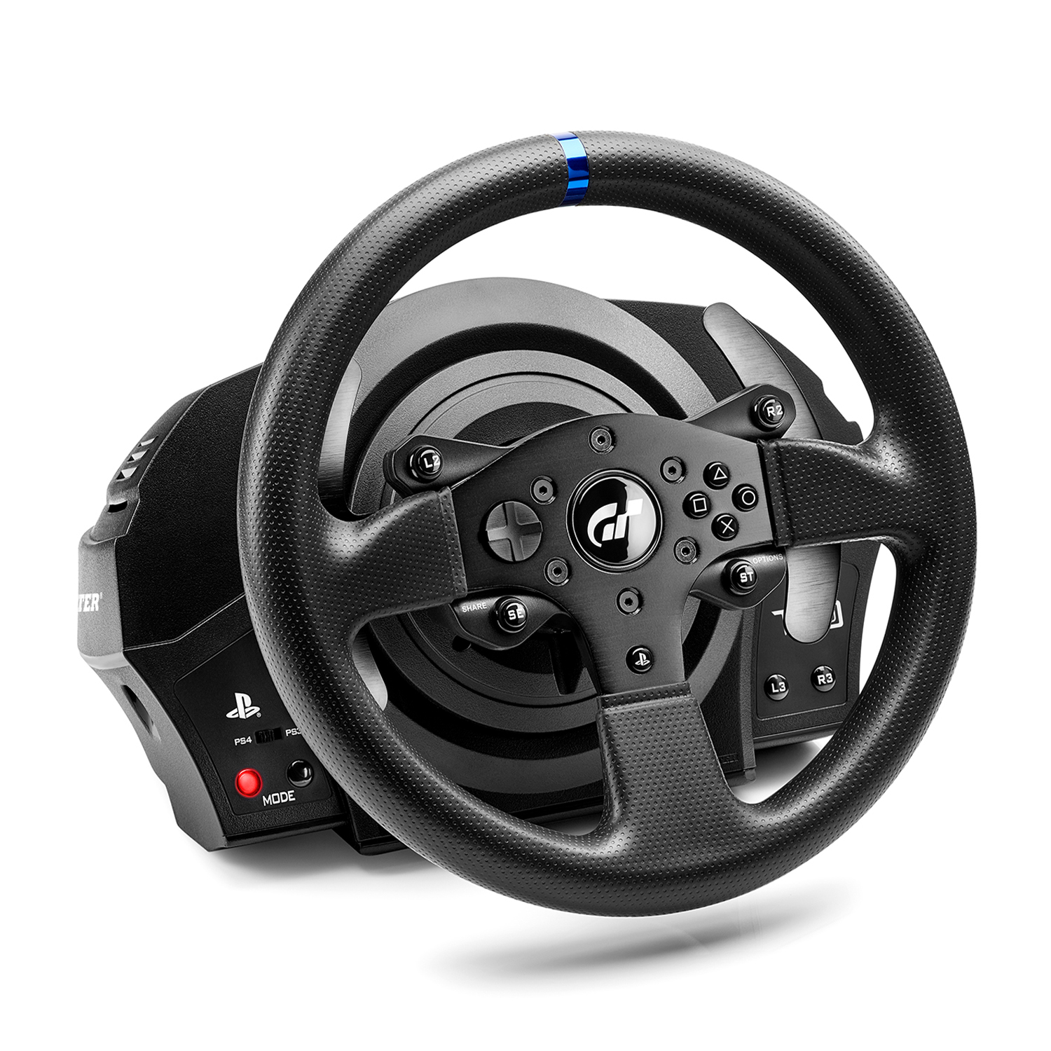 Un volante nero con pulsanti e cambio su sfondo bianco.