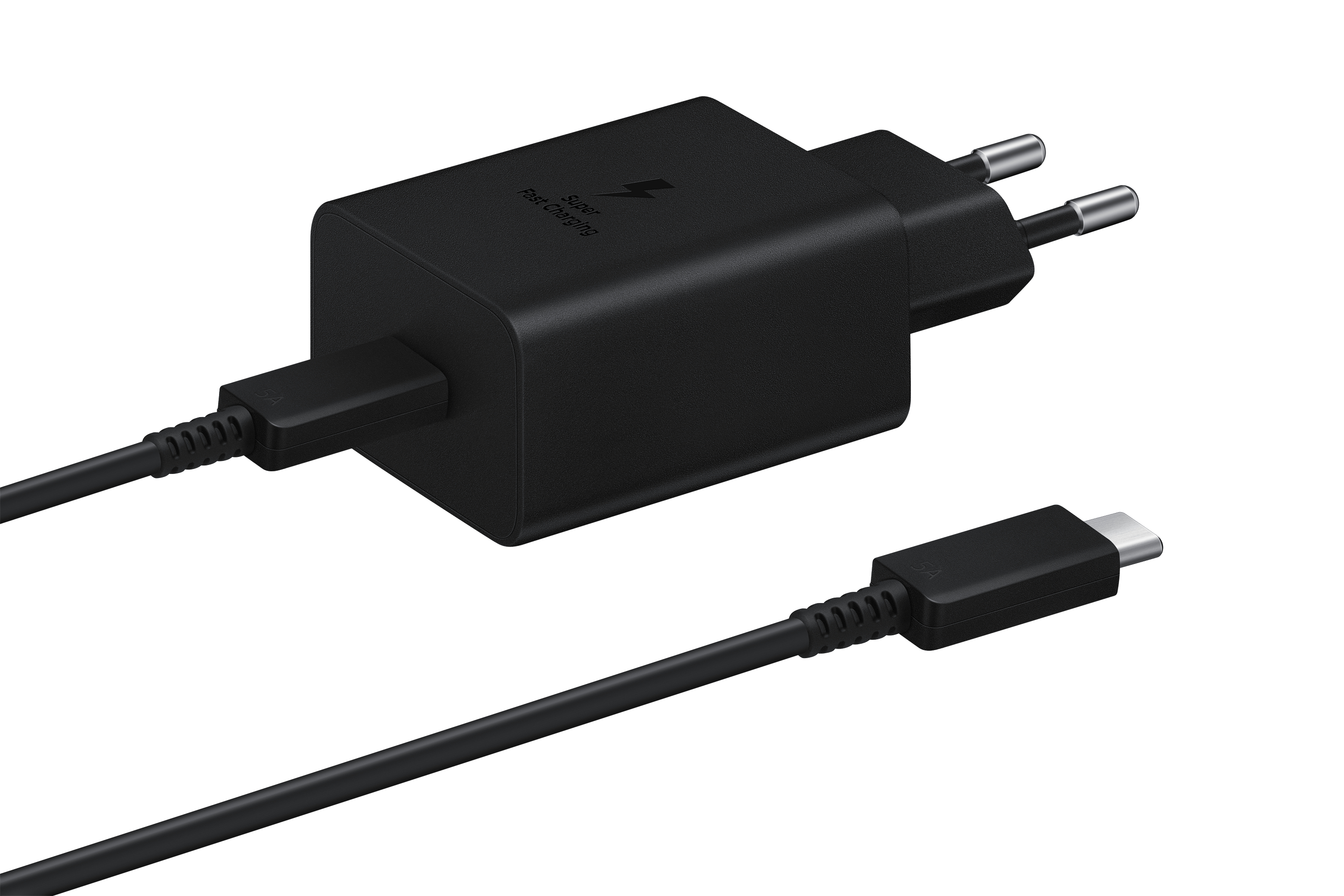 Schwarzes Samsung Ladegerät mit USB-C-Kabel, isoliert auf weißem Hintergrund. Das Ladegerät ist schwarz.
