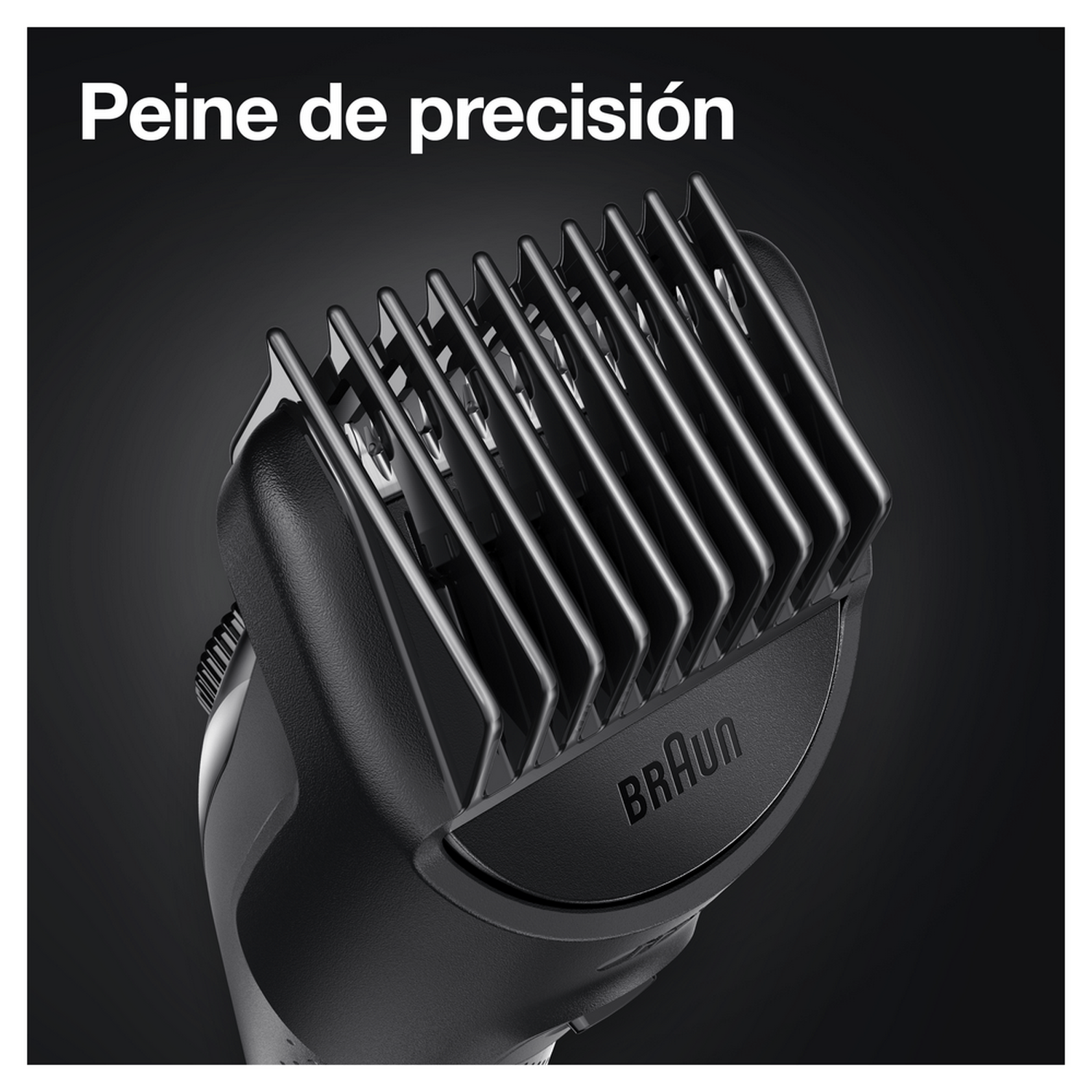 Una recortadora de barba Braun negra, en primer plano, con peine de precisión.