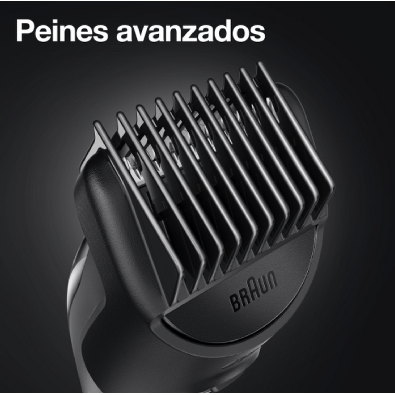 Primer plano de un cabezal de recortadora negra con accesorios de peine.