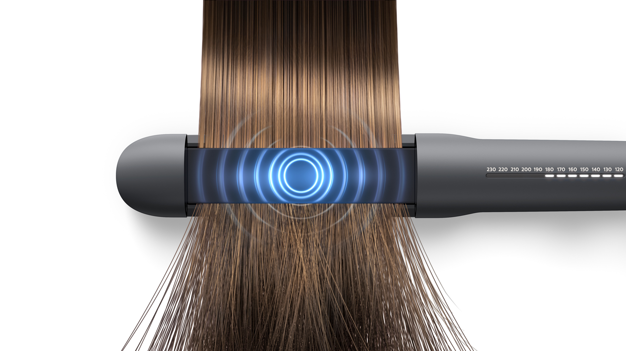 Haarglätter mit Haaren. Blaues Licht, das von den Platten ausgeht. Weißer Hintergrund.